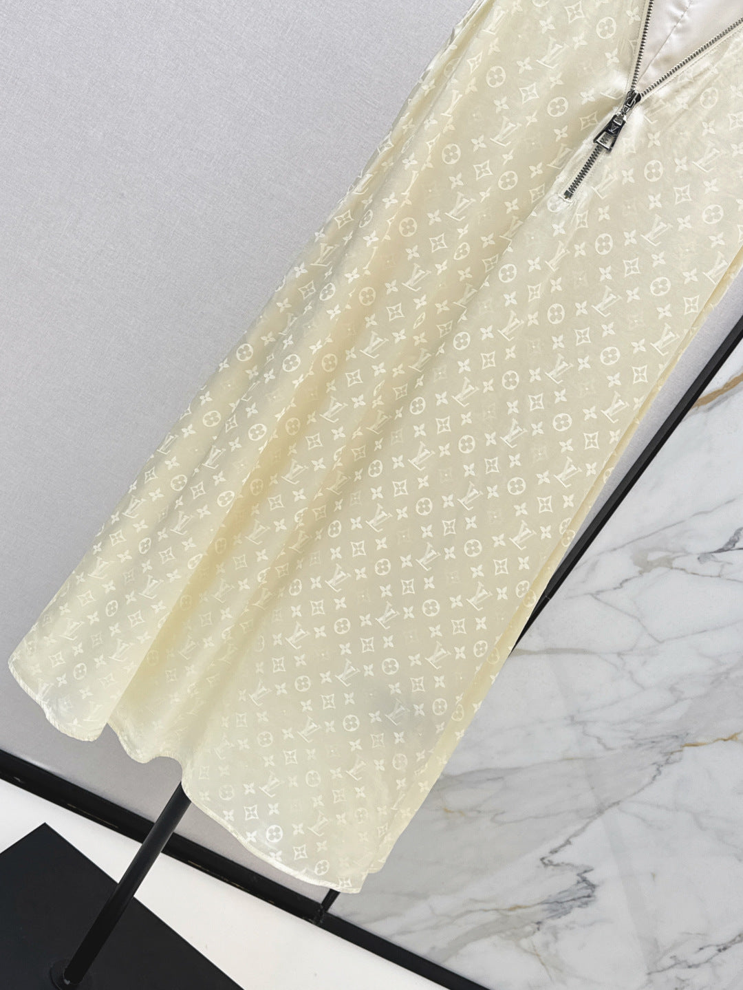 Loui* 25ss monogram zipper neckline dress
