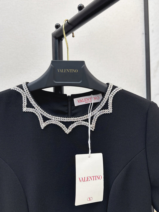 Valen* 25ss sequins embroidered short dress