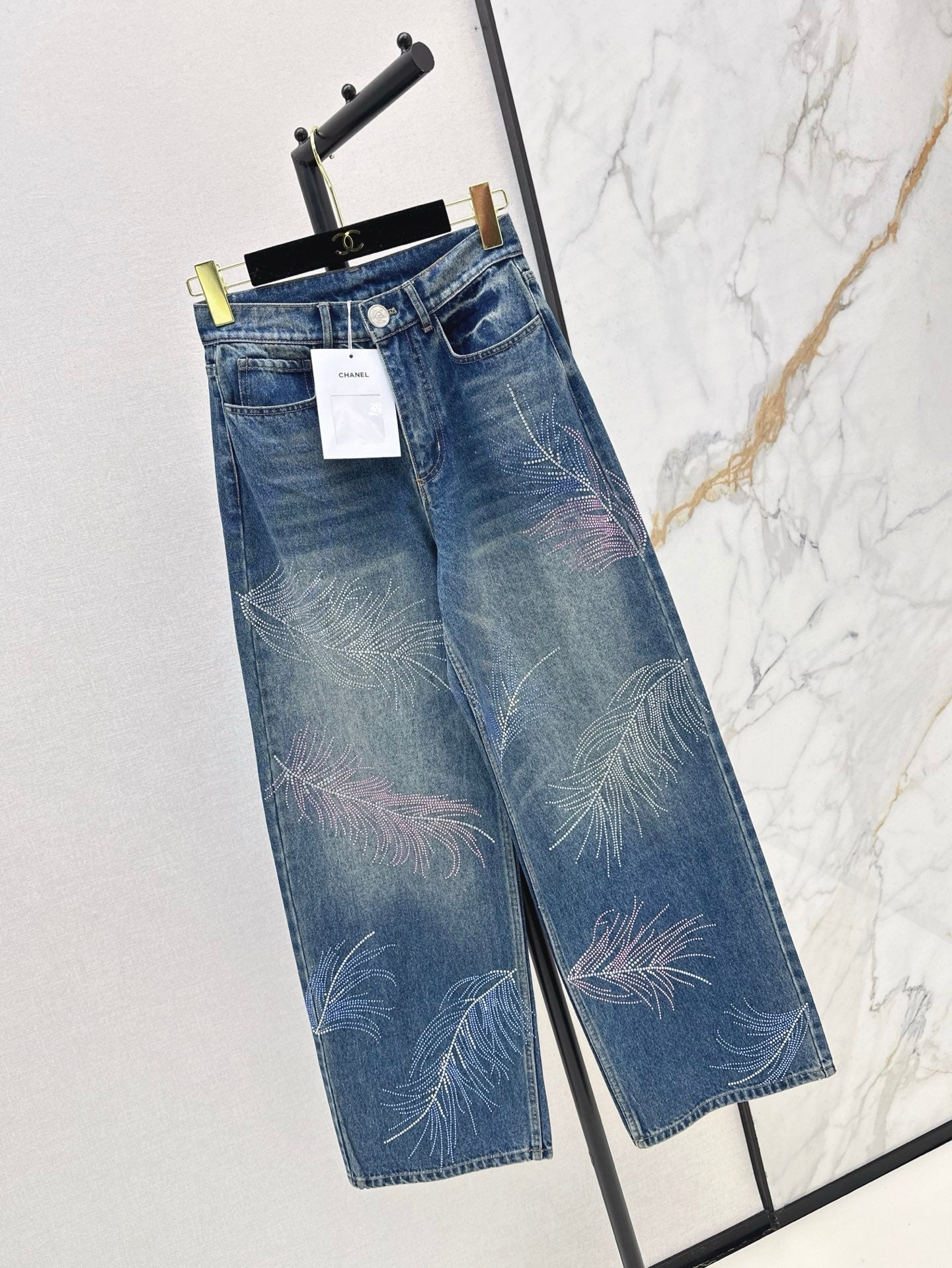 C*nel 25ss rhinestone feather motif jeans