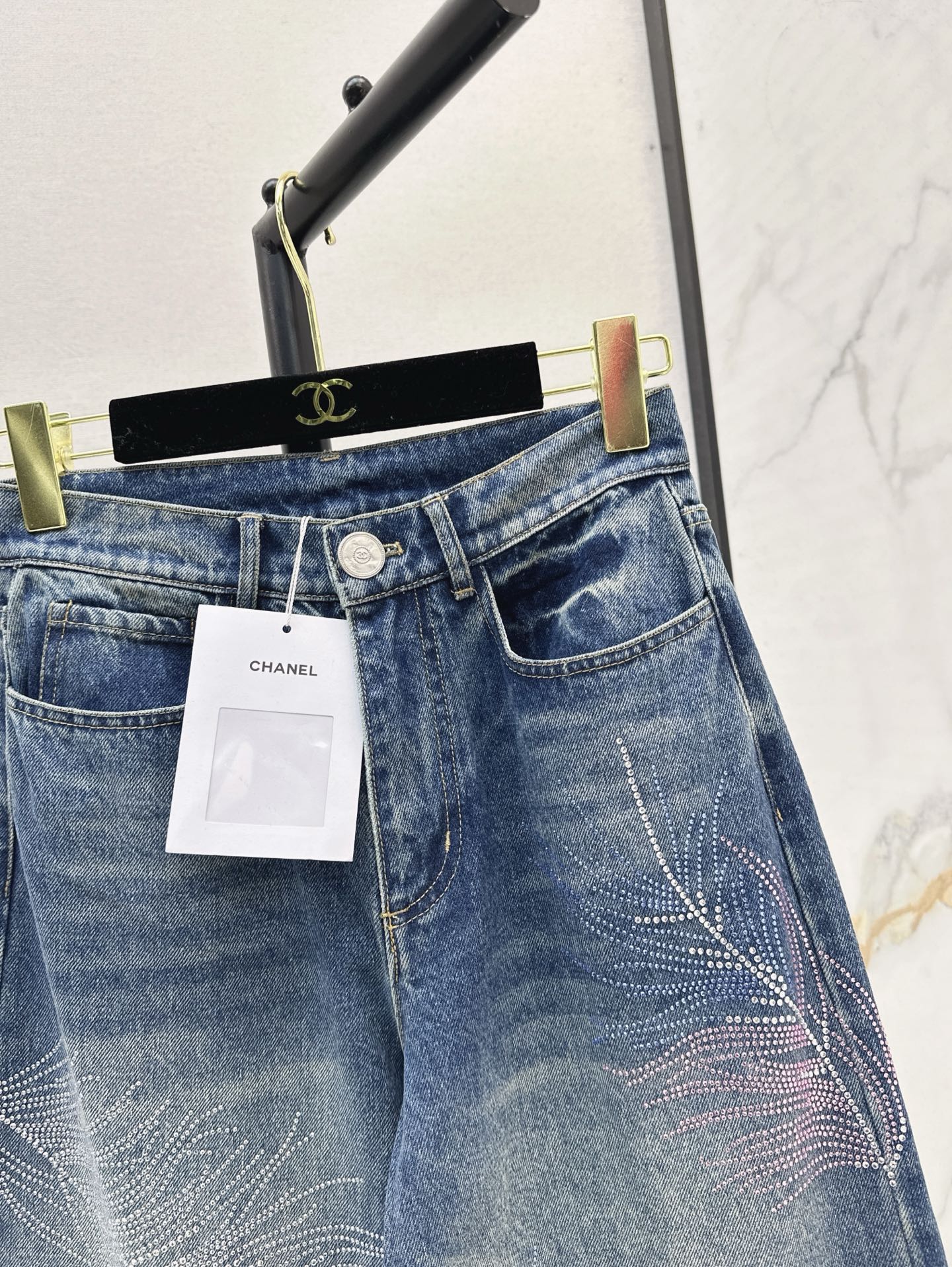 C*nel 25ss rhinestone feather motif jeans