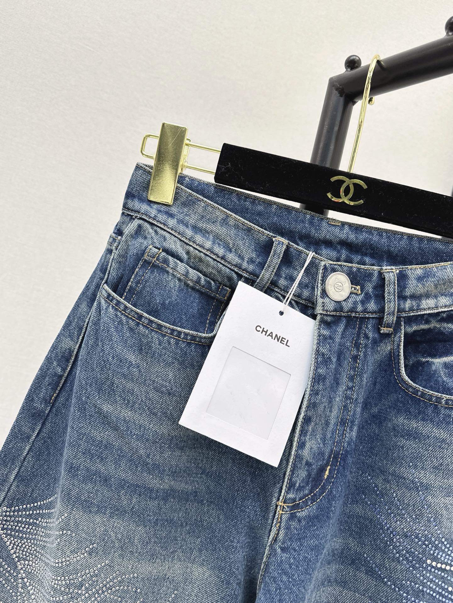 C*nel 25ss rhinestone feather motif jeans