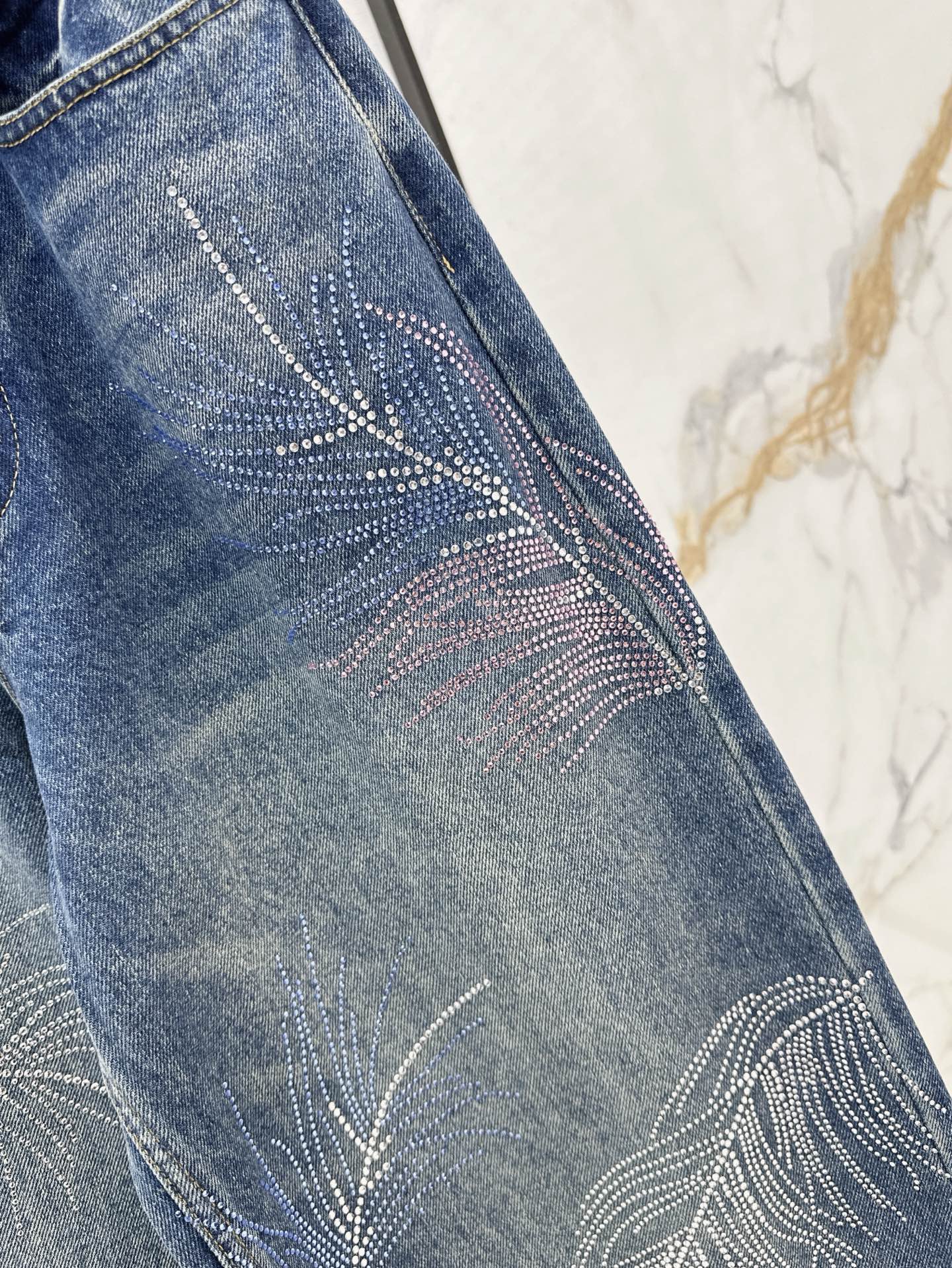 C*nel 25ss rhinestone feather motif jeans