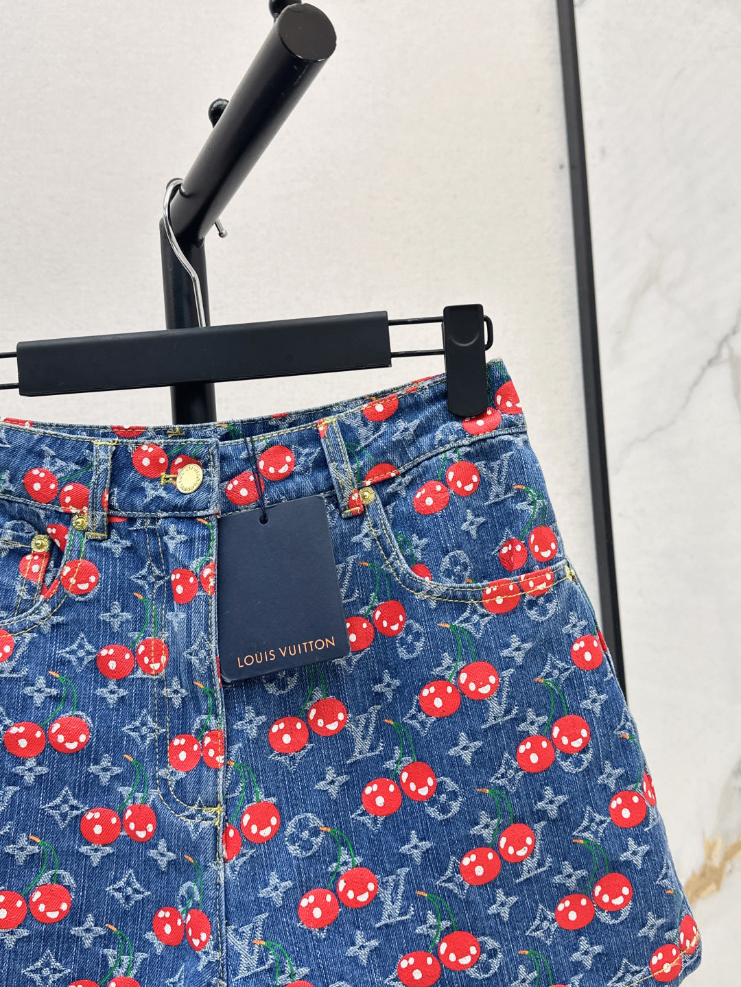 Loui* 25ss monogram cherry jacquard denim shorts