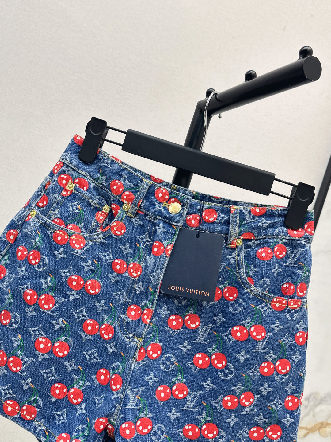 Loui* 25ss monogram cherry jacquard denim shorts