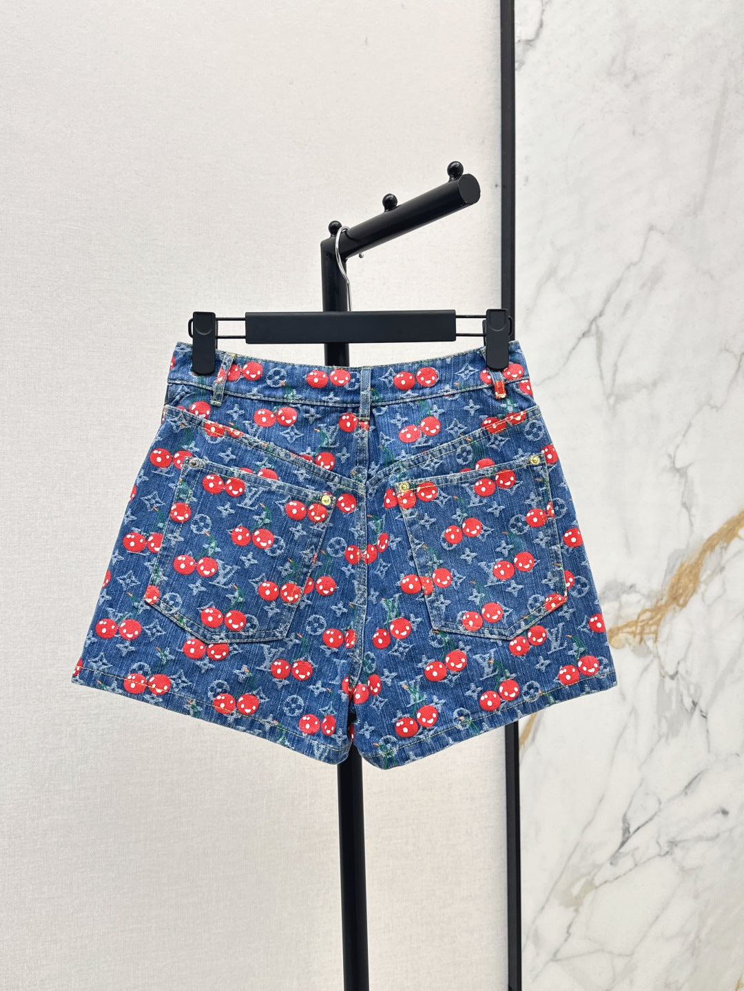 Loui* 25ss monogram cherry jacquard denim shorts