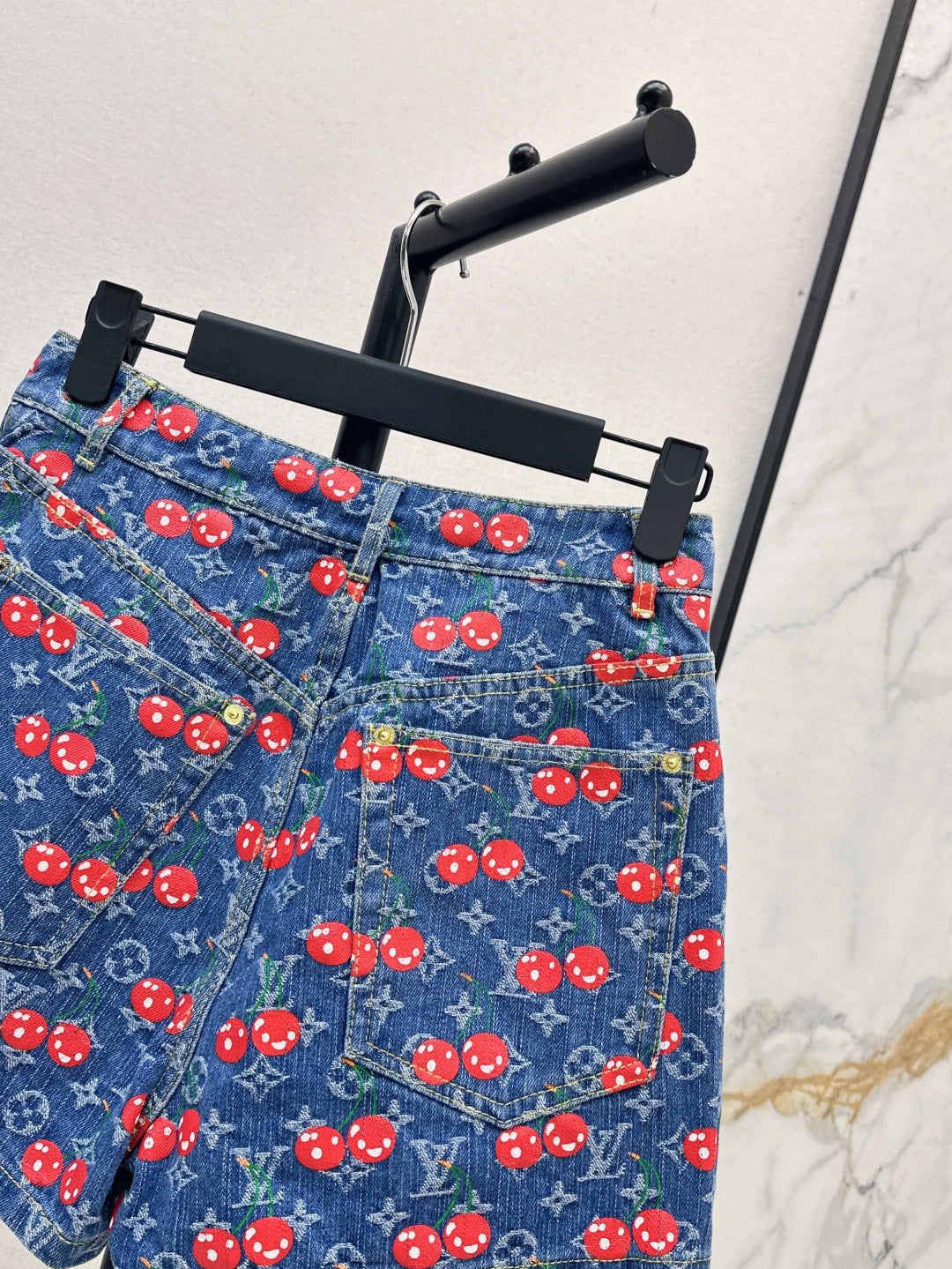 Loui* 25ss monogram cherry jacquard denim shorts