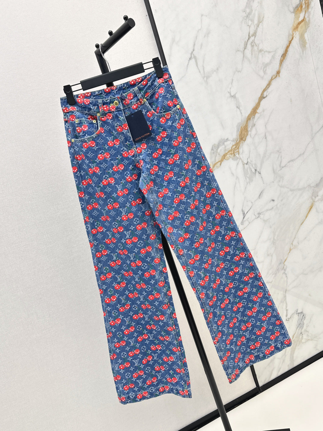Loui* 25ss monogram cherry jacquard flared jeans