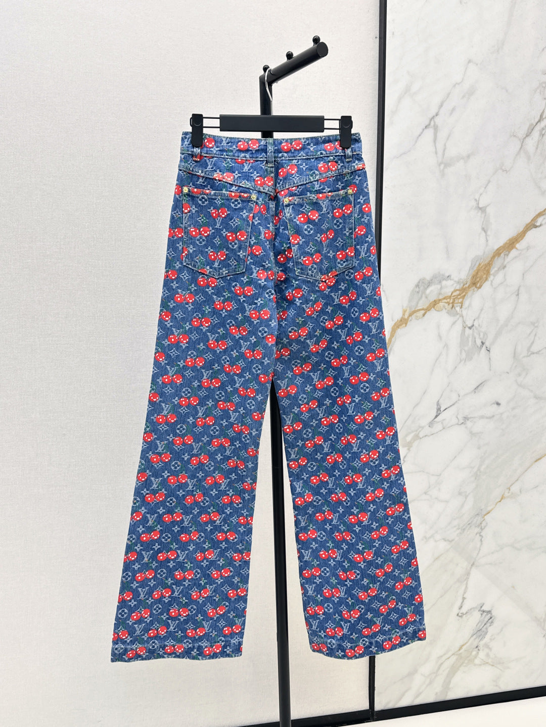 Loui* 25ss monogram cherry jacquard flared jeans