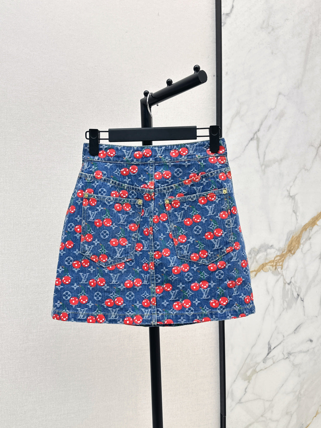 Loui* 25ss monogram jacquard cherry denim skirt