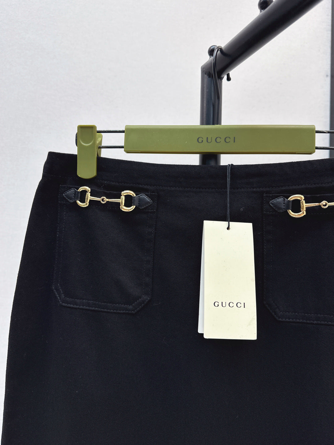 Gu* 25ss denim skirt with horsebit