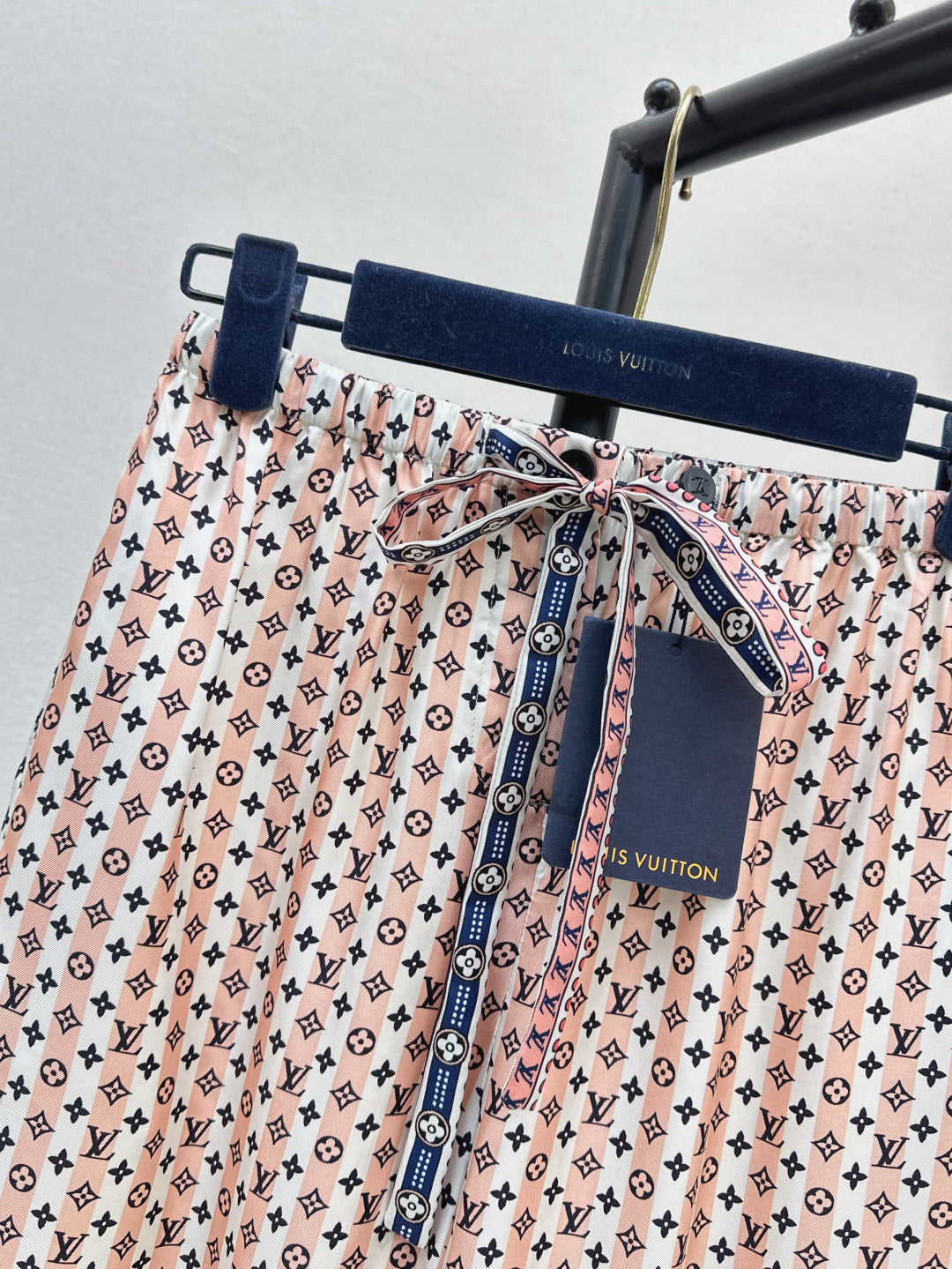 Loui* 25ss scarf print silk pajama pants