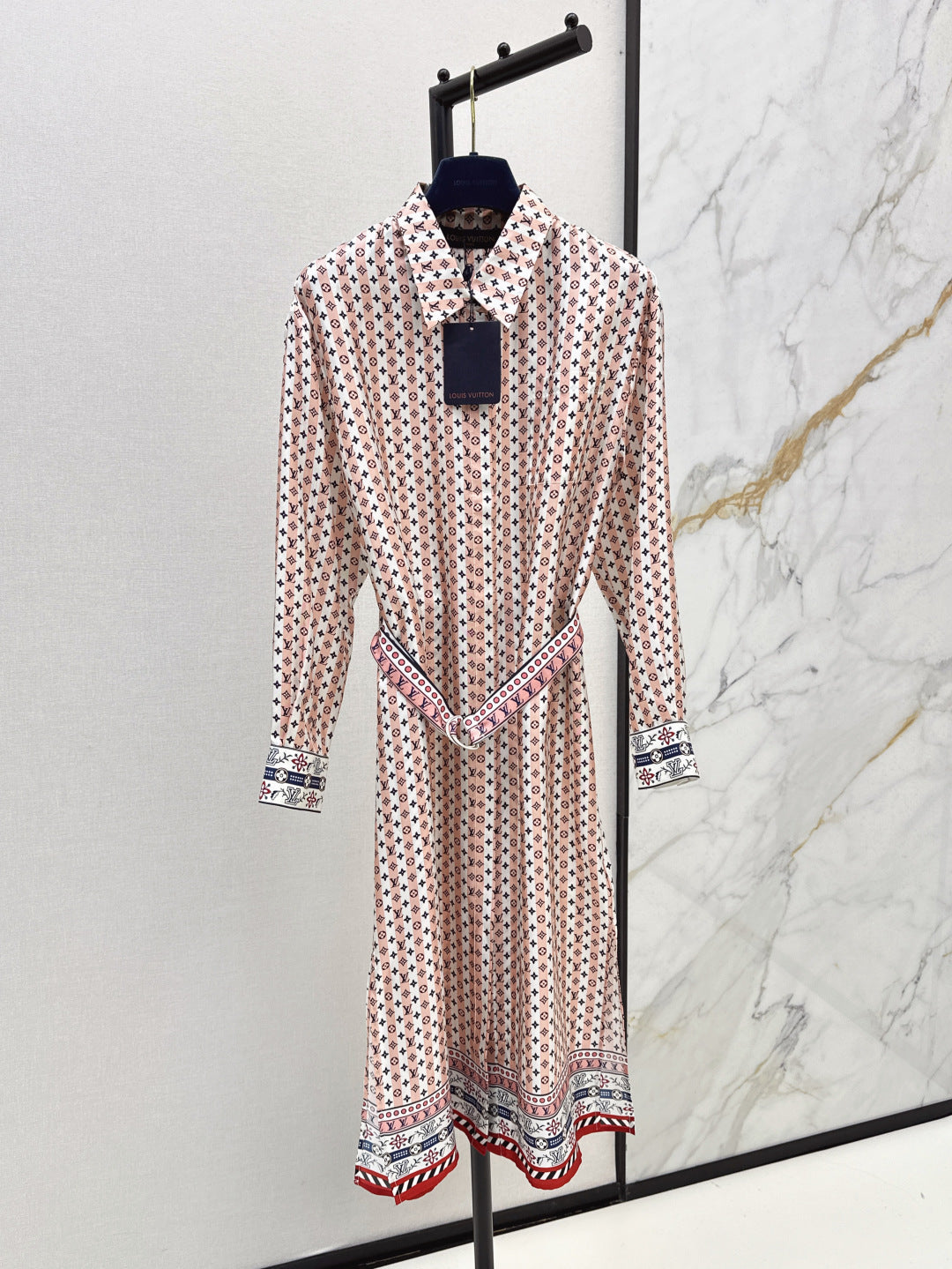 Loui* 25ss scarf print silk shirtdress