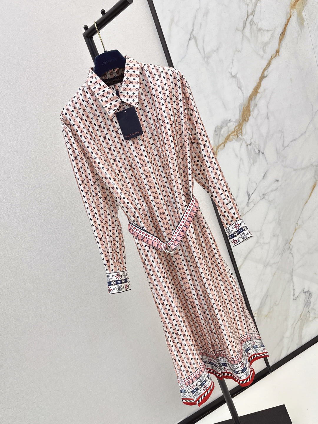 Loui* 25ss scarf print silk shirtdress