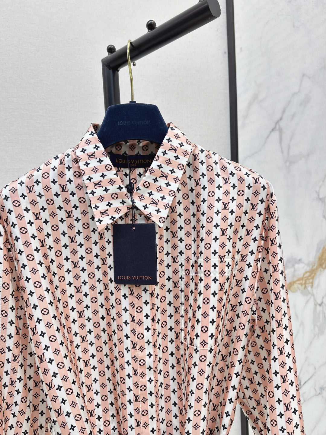 Loui* 25ss scarf print silk shirtdress