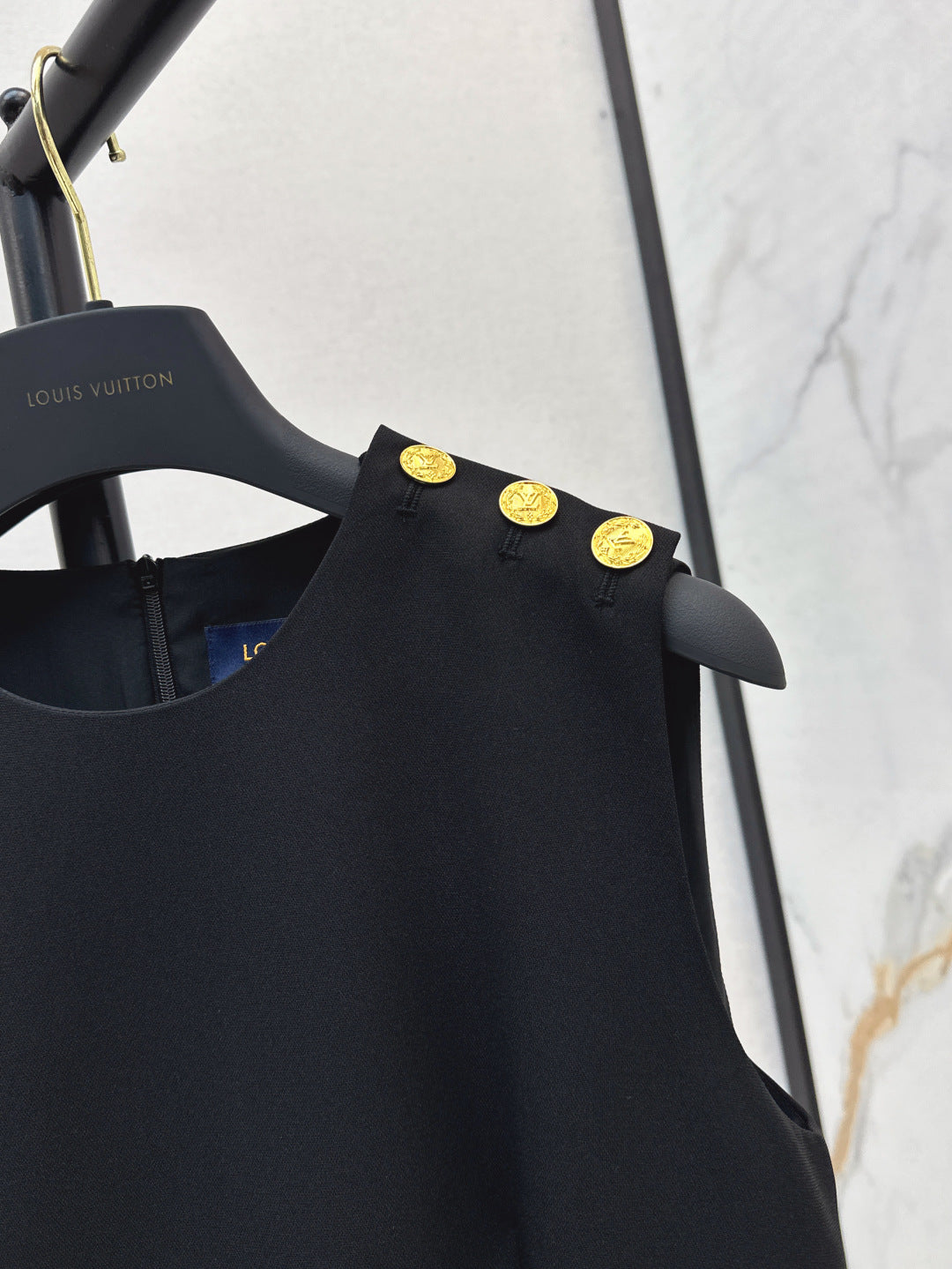 Loui* 25ss shoulder buckle asymmetrical dress