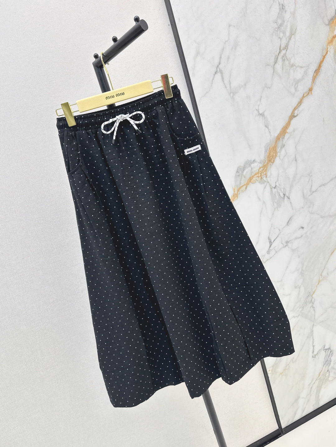 M*u 25ss polka-dot crepe long skirt