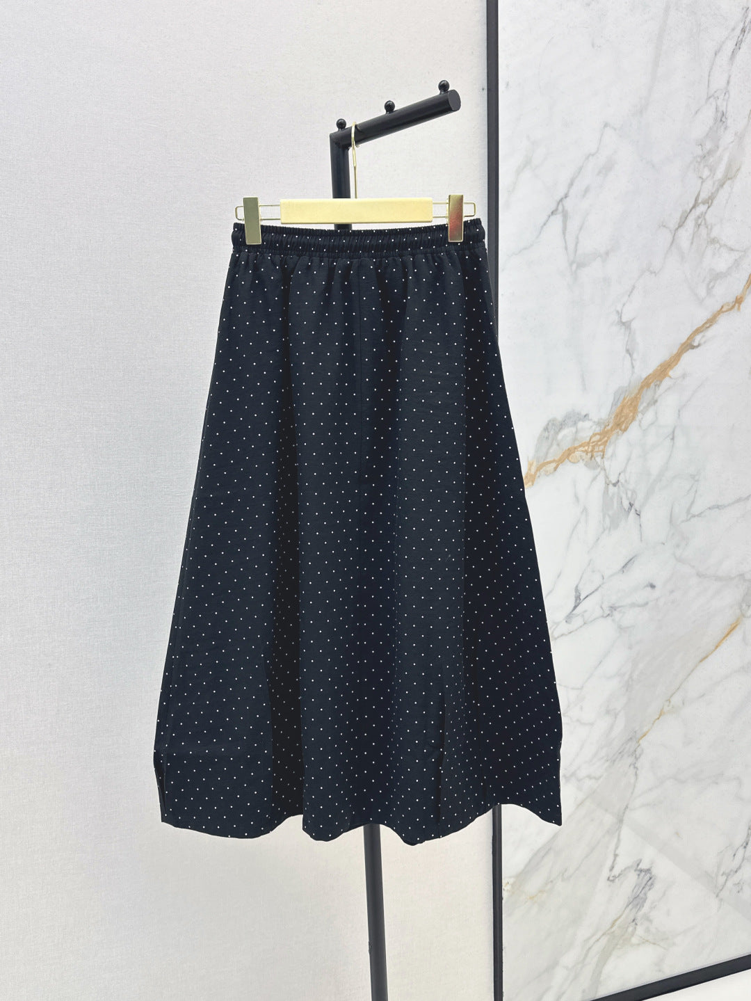 M*u 25ss polka-dot crepe long skirt