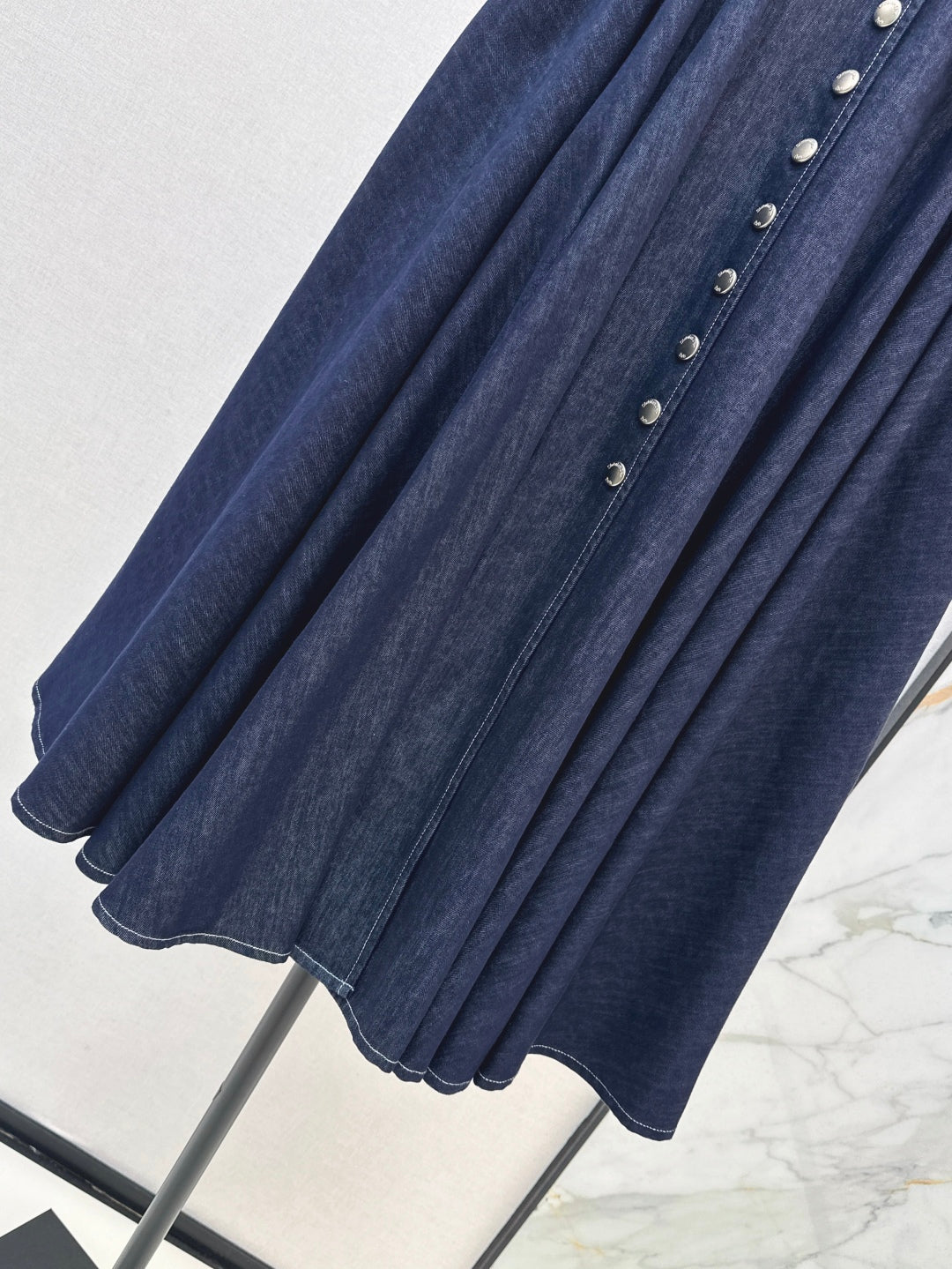 D*r 25ss pleated denim skirt with snaps