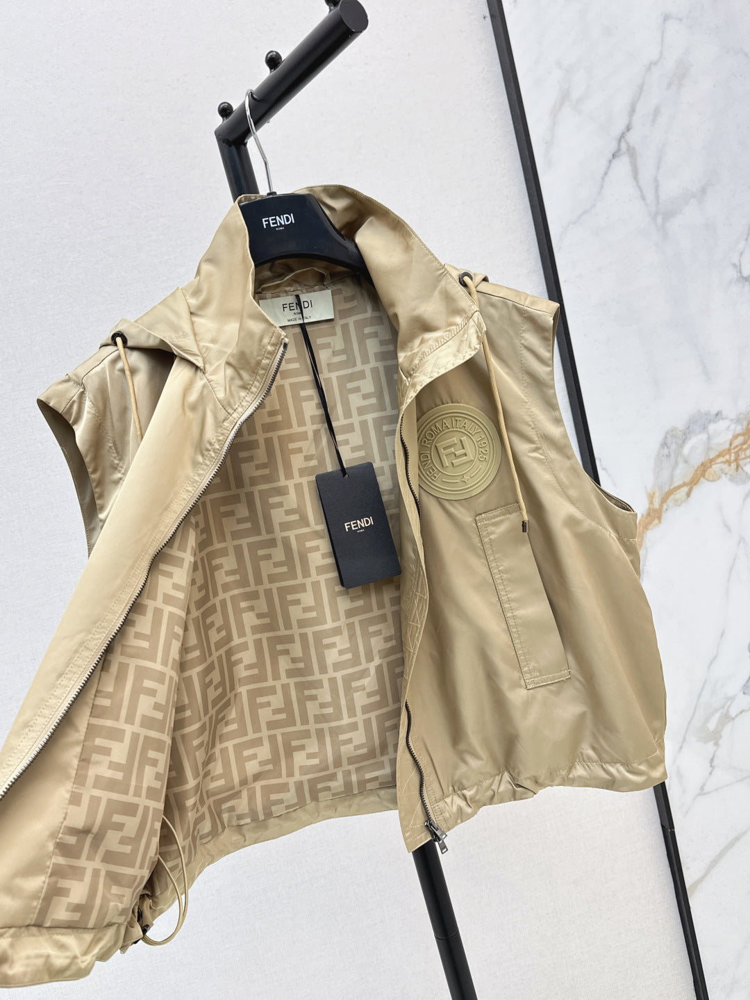 Fd* 25ss hooded vest