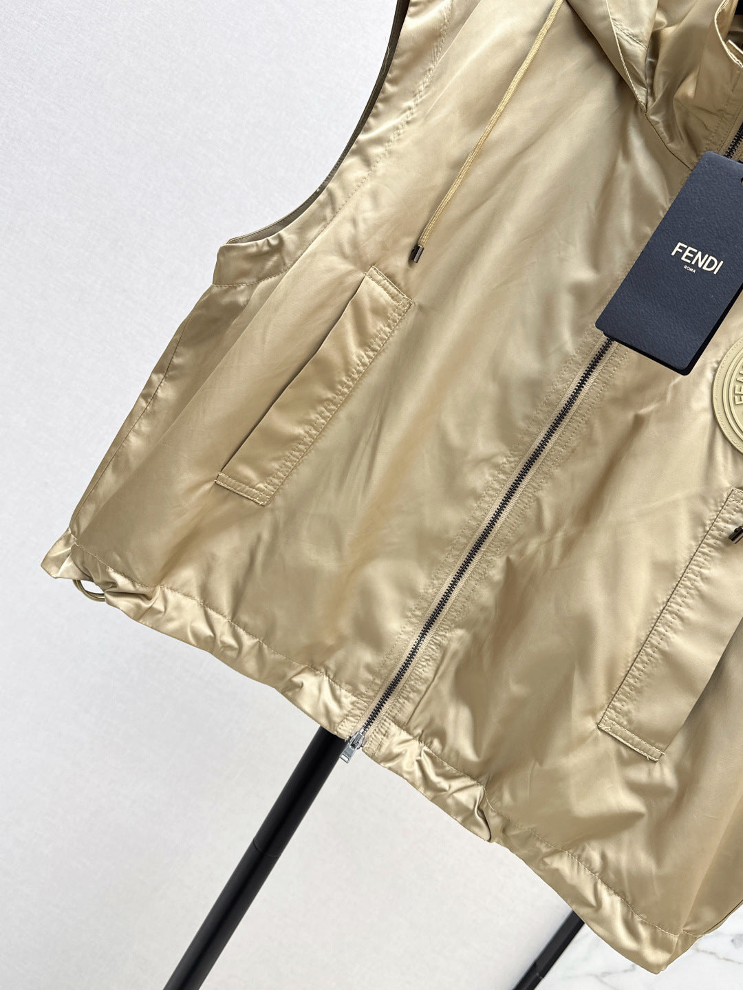 Fd* 25ss hooded vest