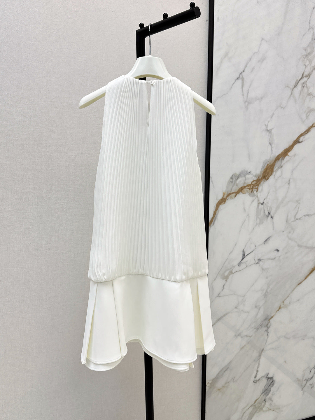 Loe* 25ss ruffled mini dress