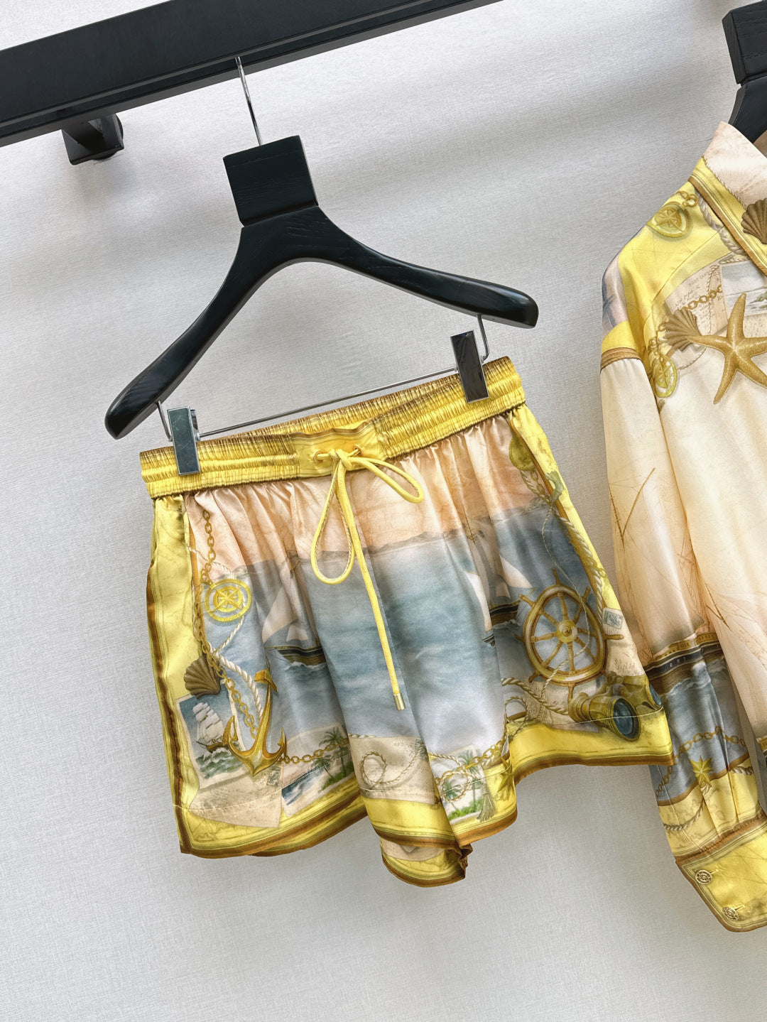 Zim* 25ss print silk shorts