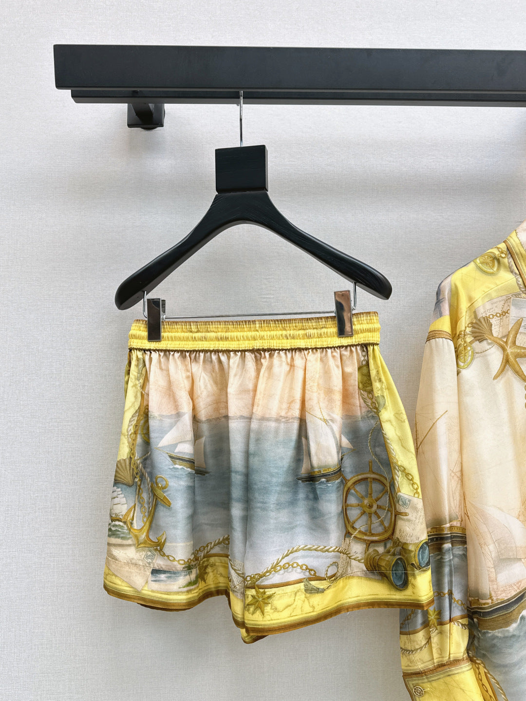 Zim* 25ss print silk shorts