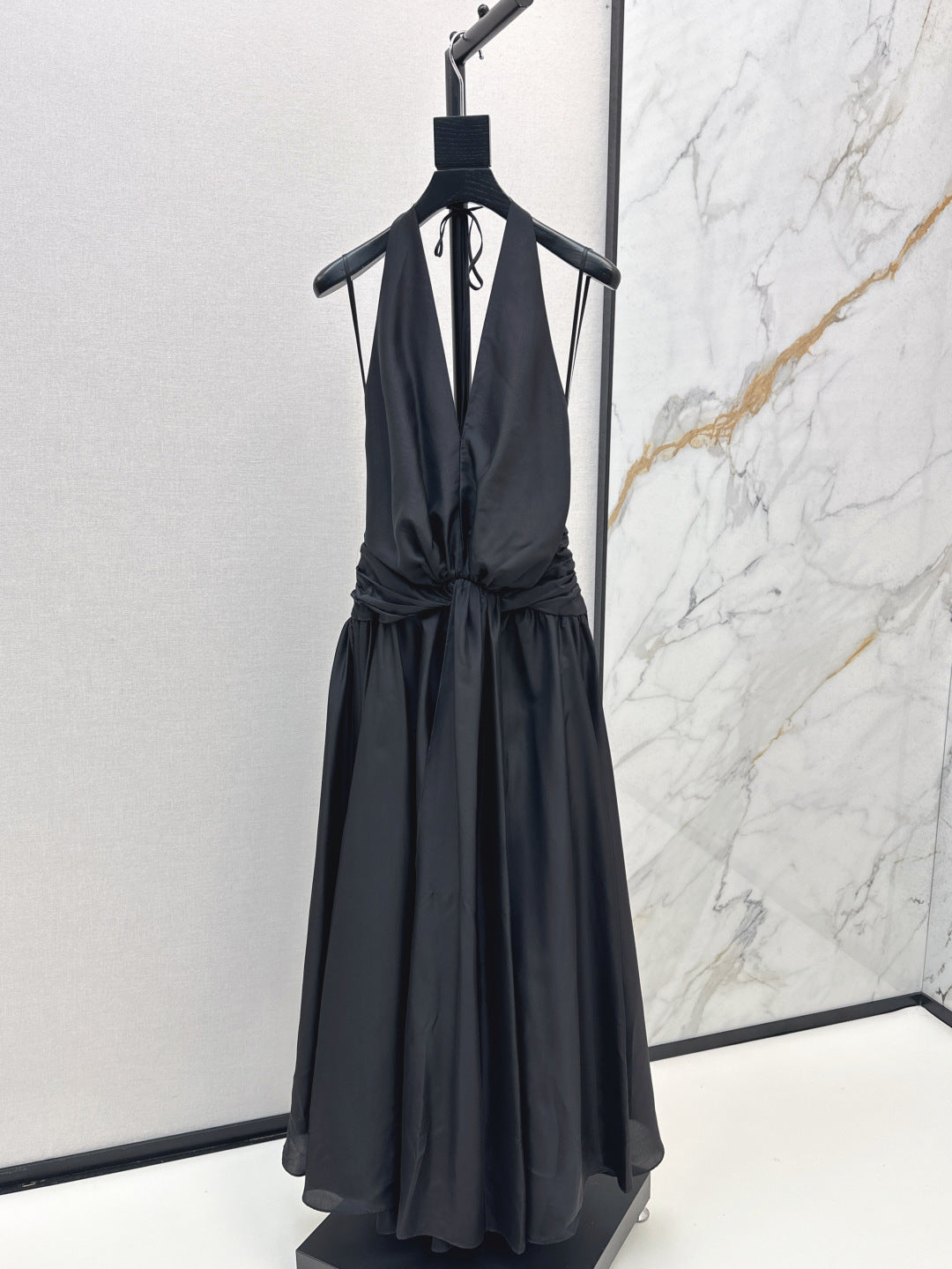 Zim* 25ss halter backless silk dress