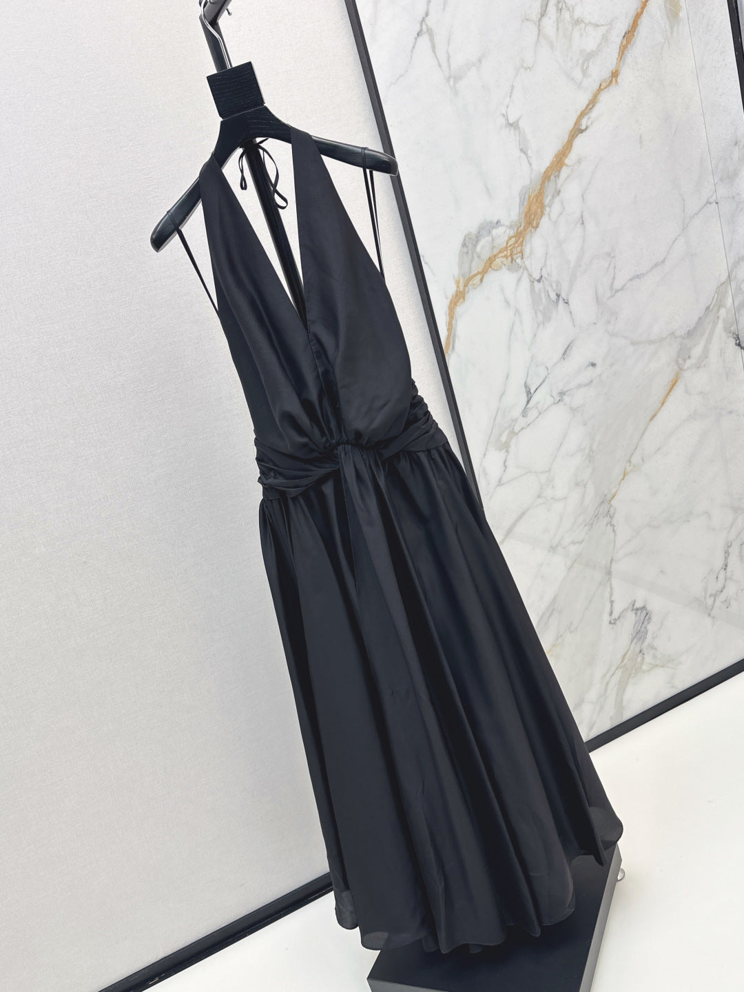 Zim* 25ss halter backless silk dress