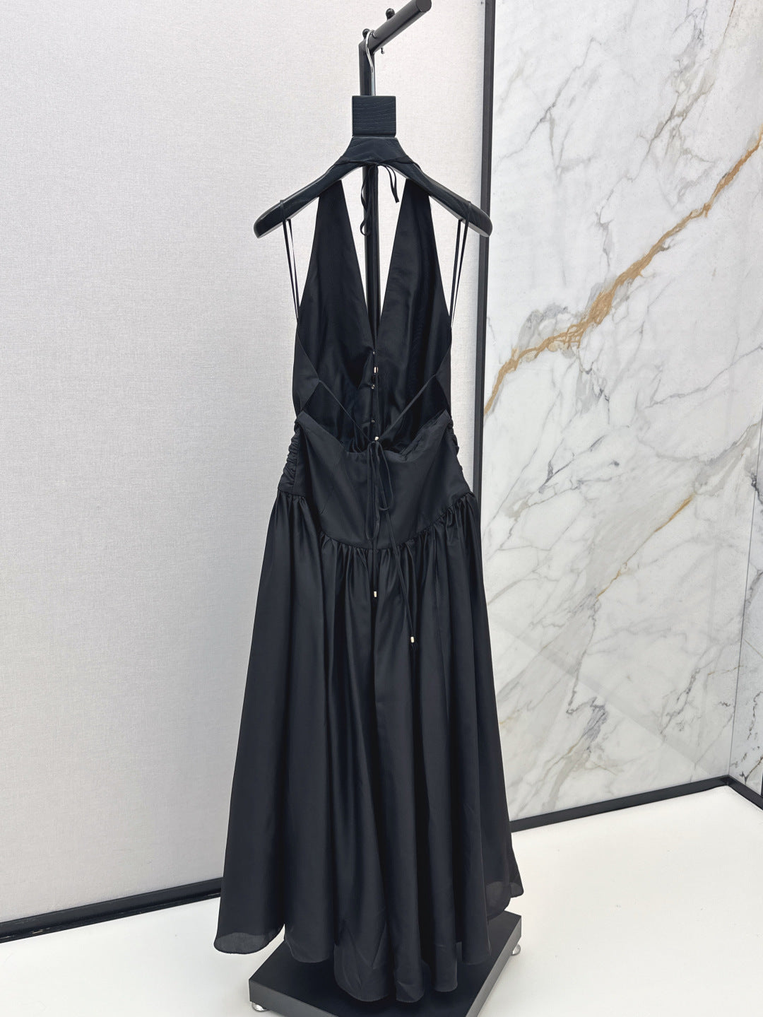 Zim* 25ss halter backless silk dress