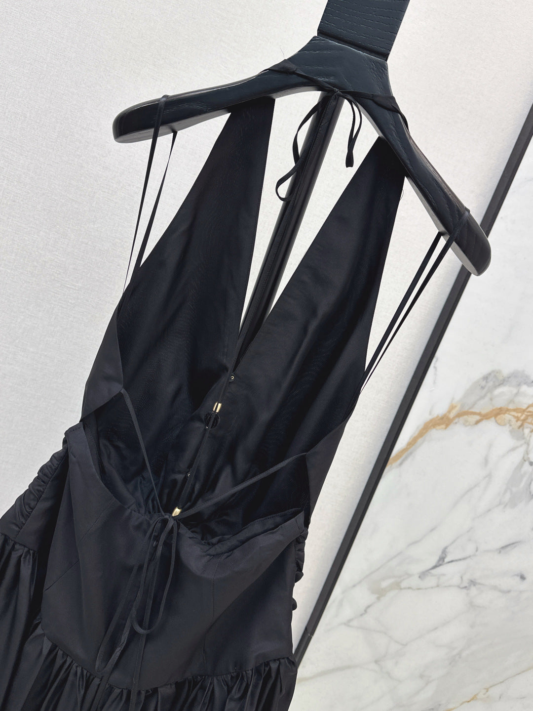 Zim* 25ss halter backless silk dress