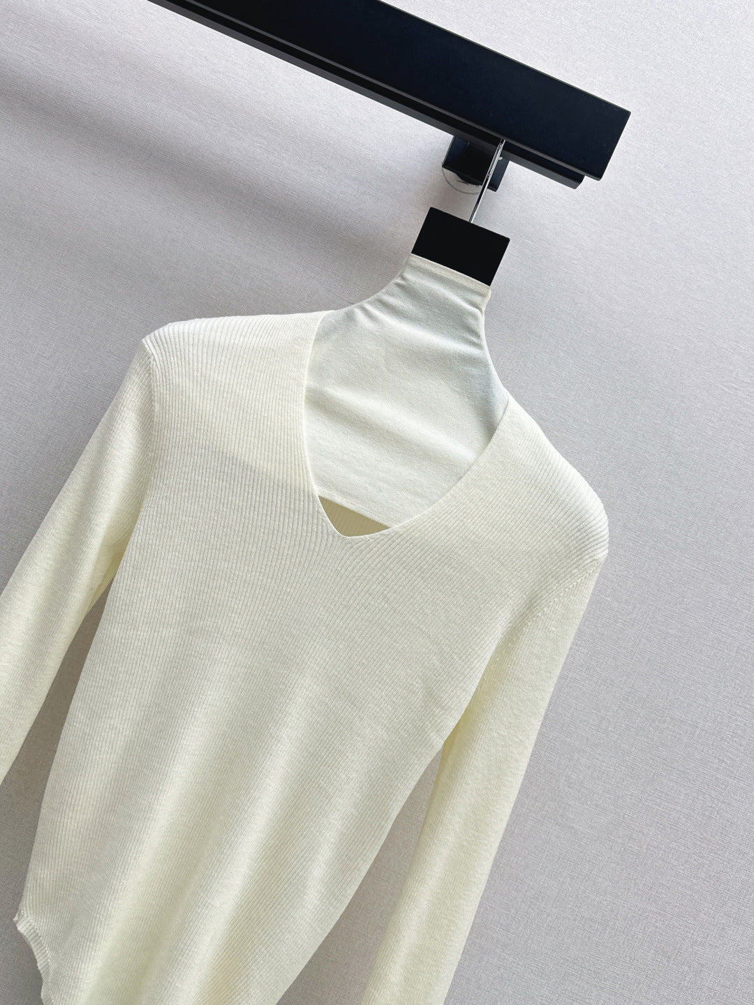 M*u 25fw wool sweater