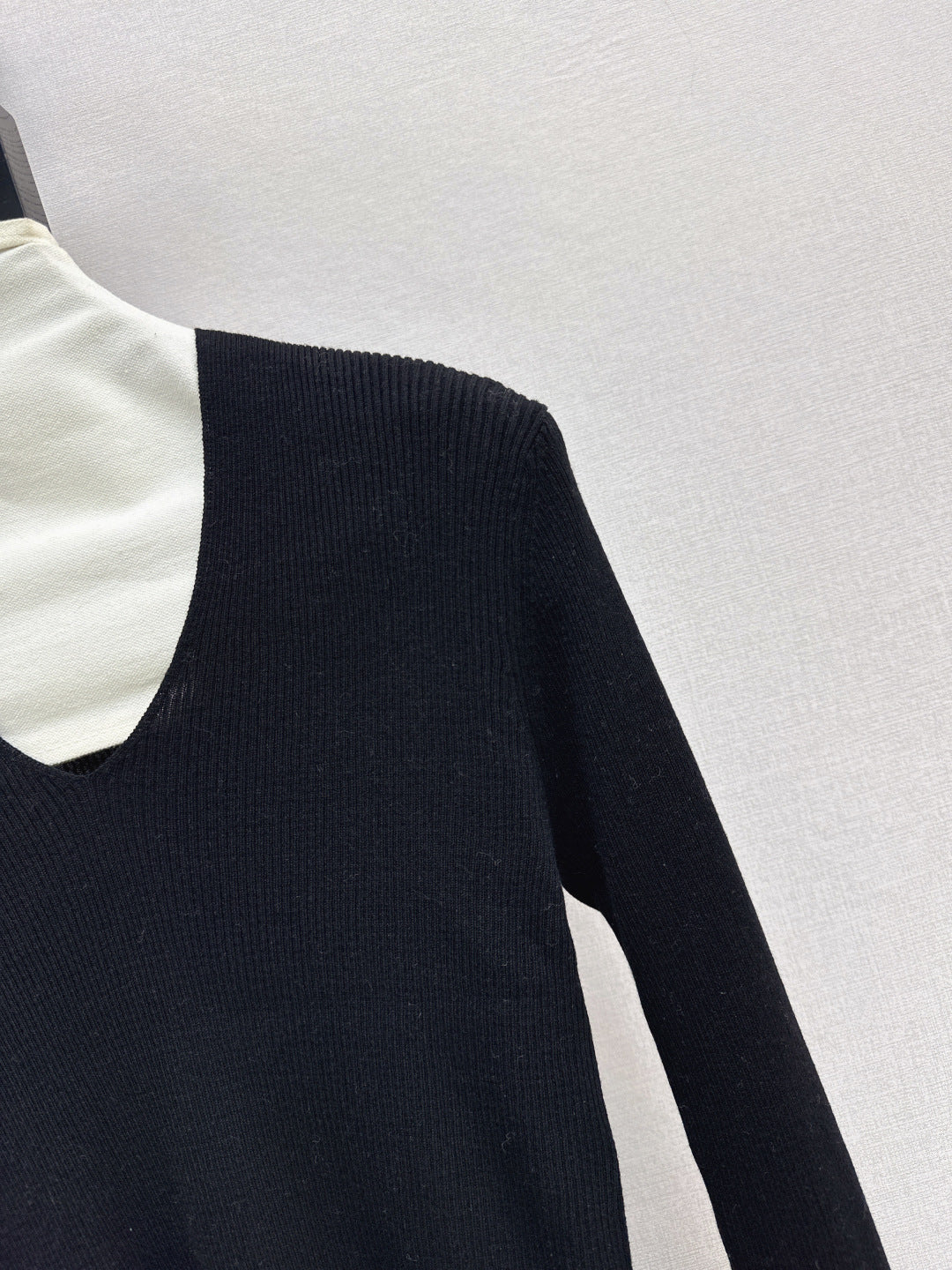 M*u 25fw wool sweater