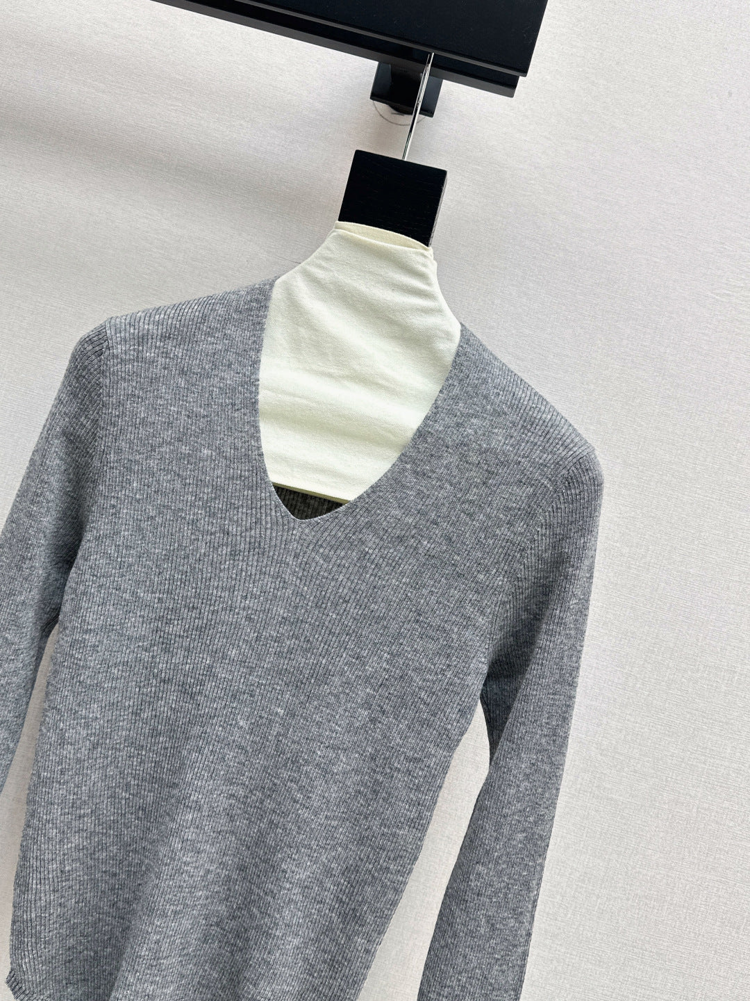 M*u 25fw wool sweater