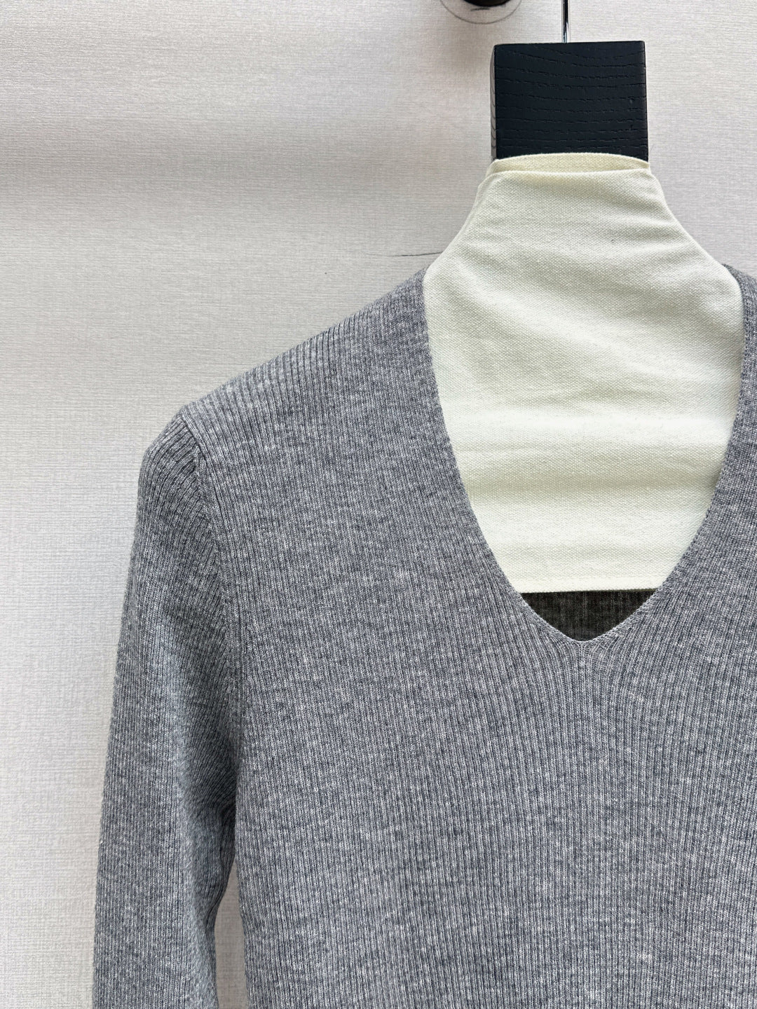 M*u 25fw wool sweater