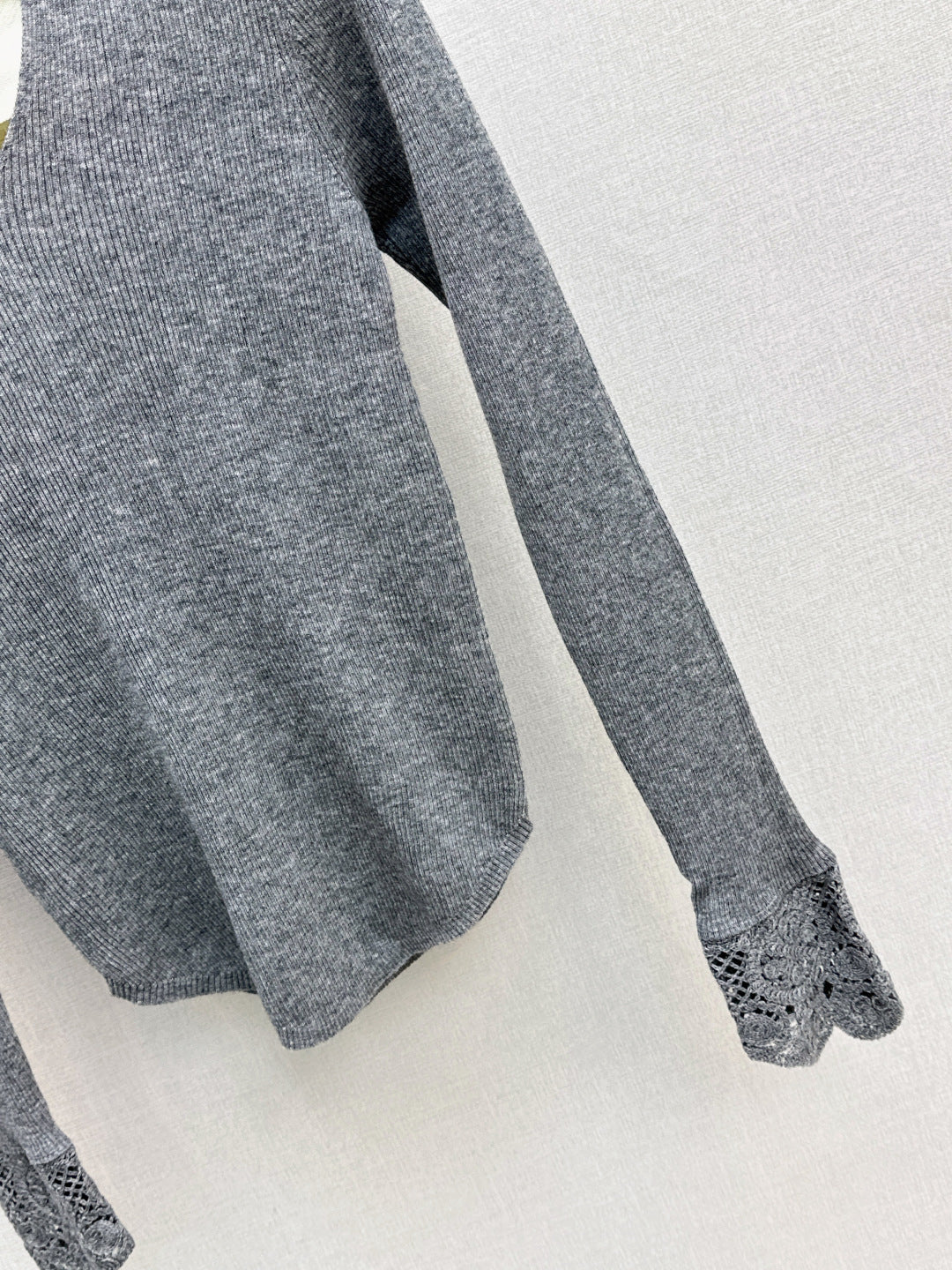 M*u 25fw wool sweater