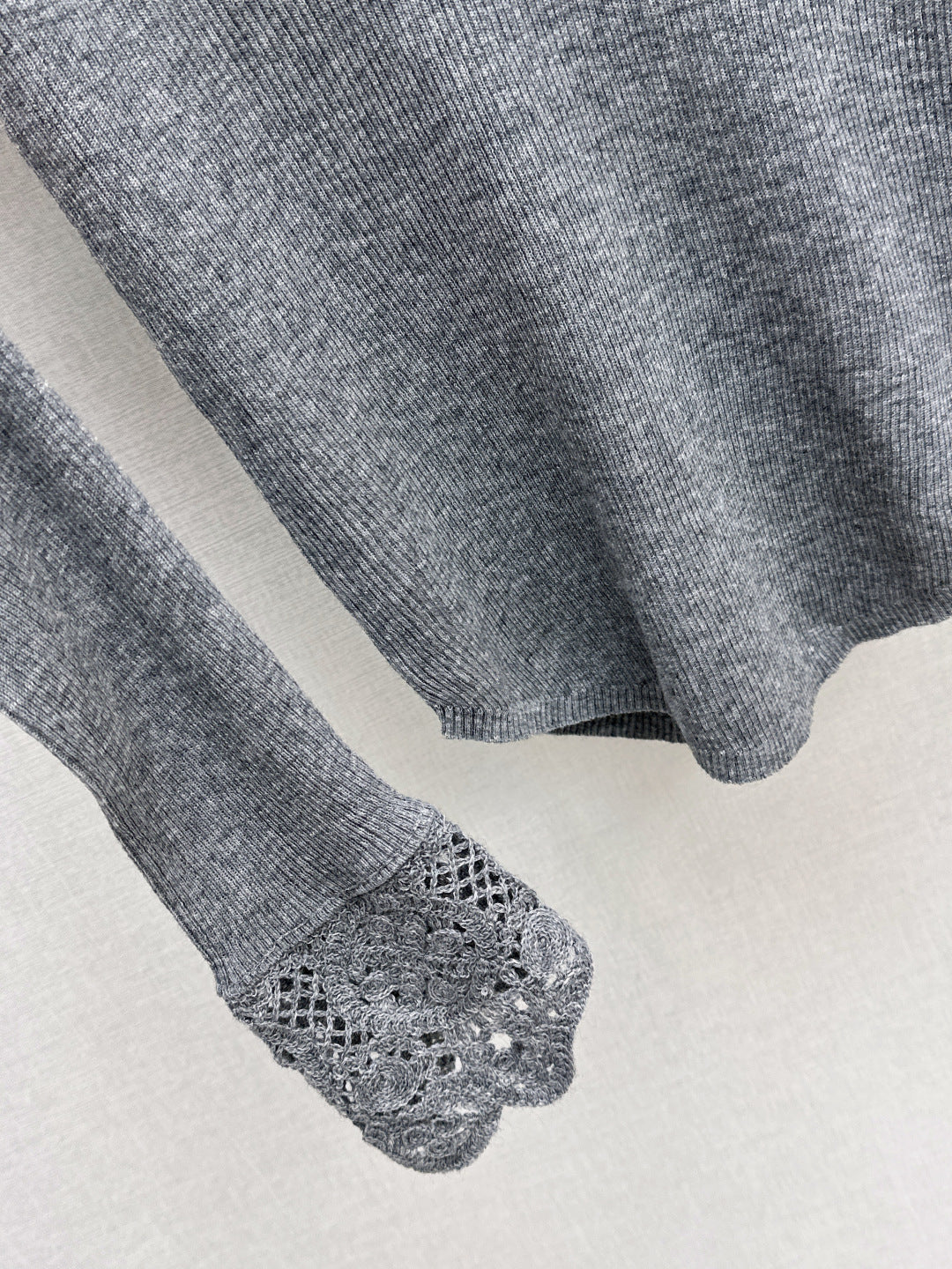 M*u 25fw wool sweater