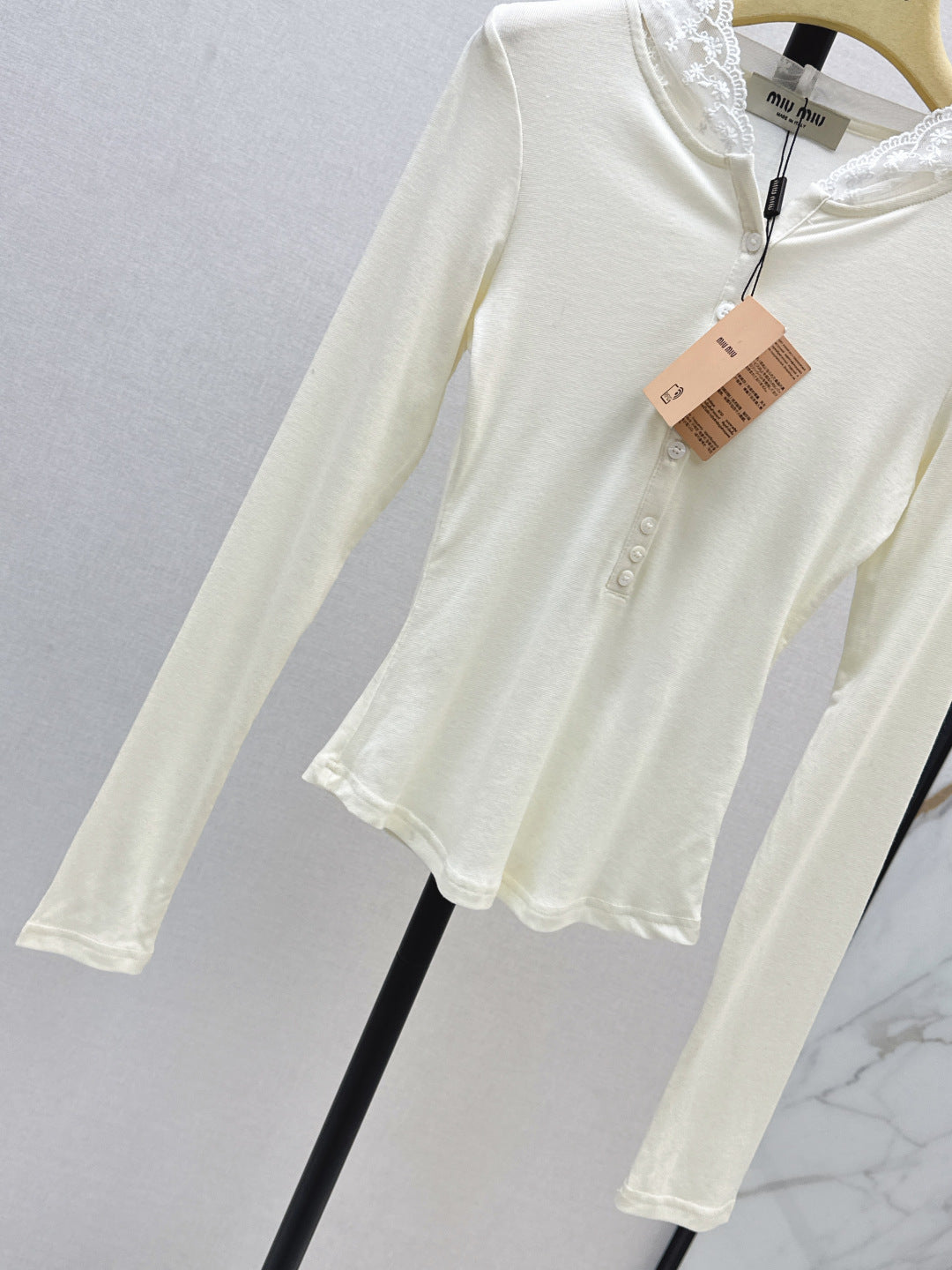 M*u 25fw botton cardingan