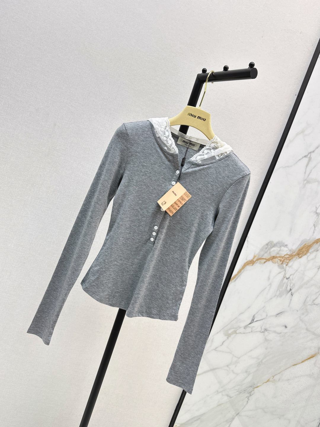 M*u 25fw botton cardingan