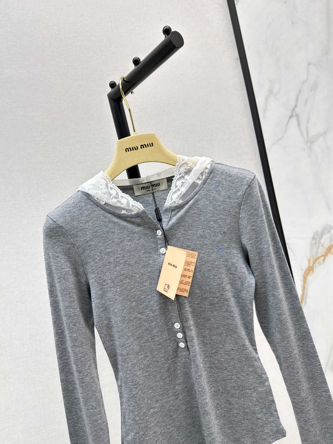 M*u 25fw botton cardingan