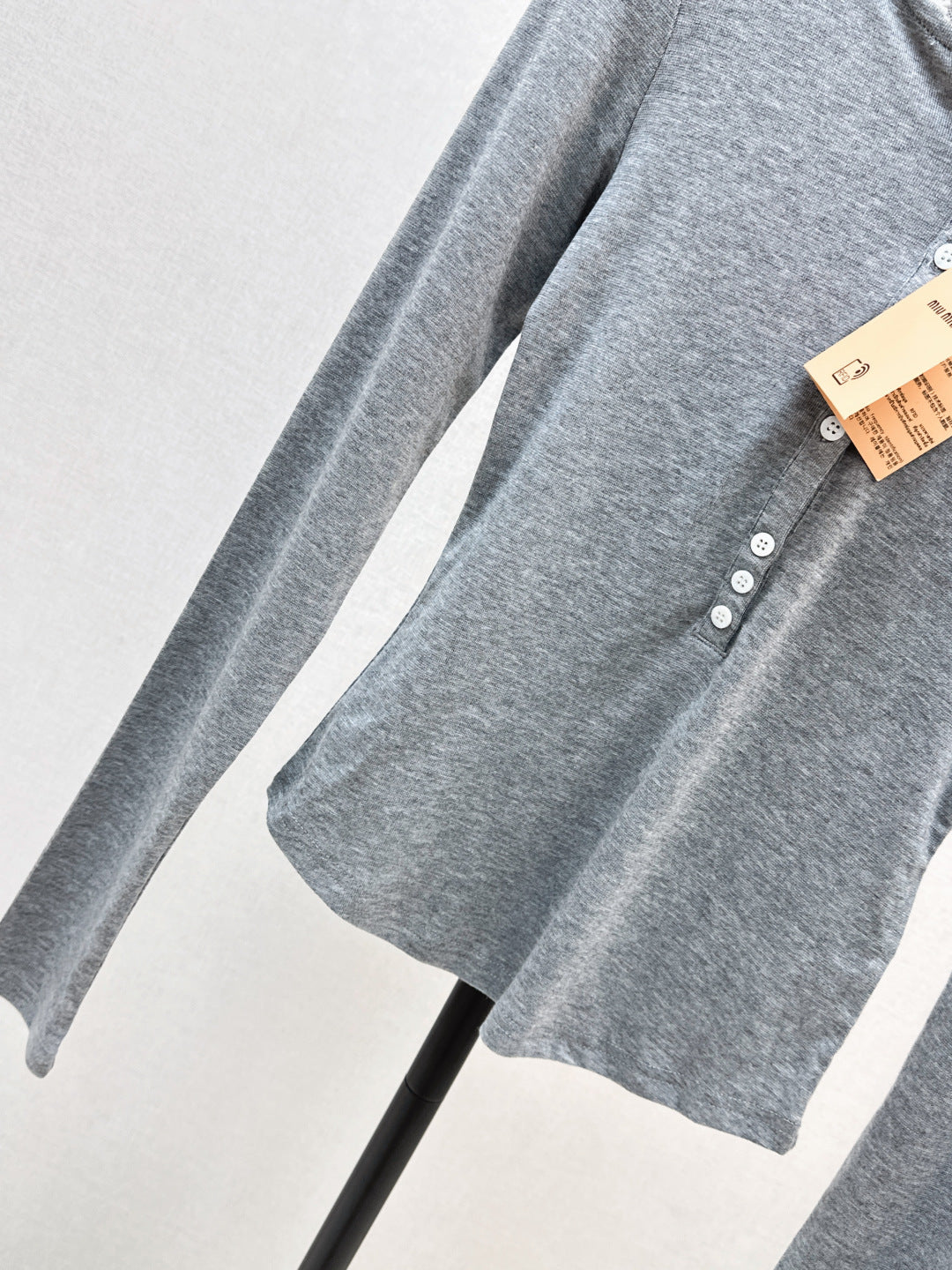 M*u 25fw botton cardingan