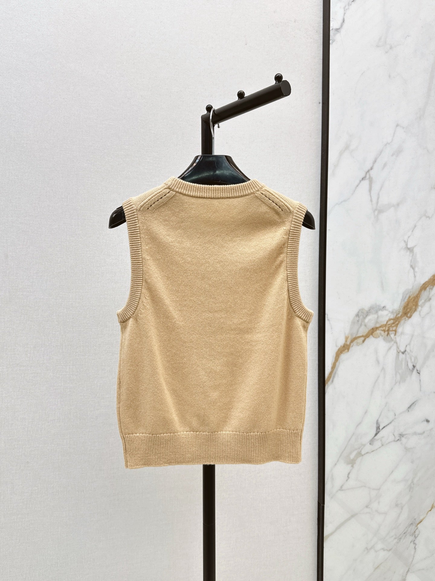 Cel* 25fw knit vest