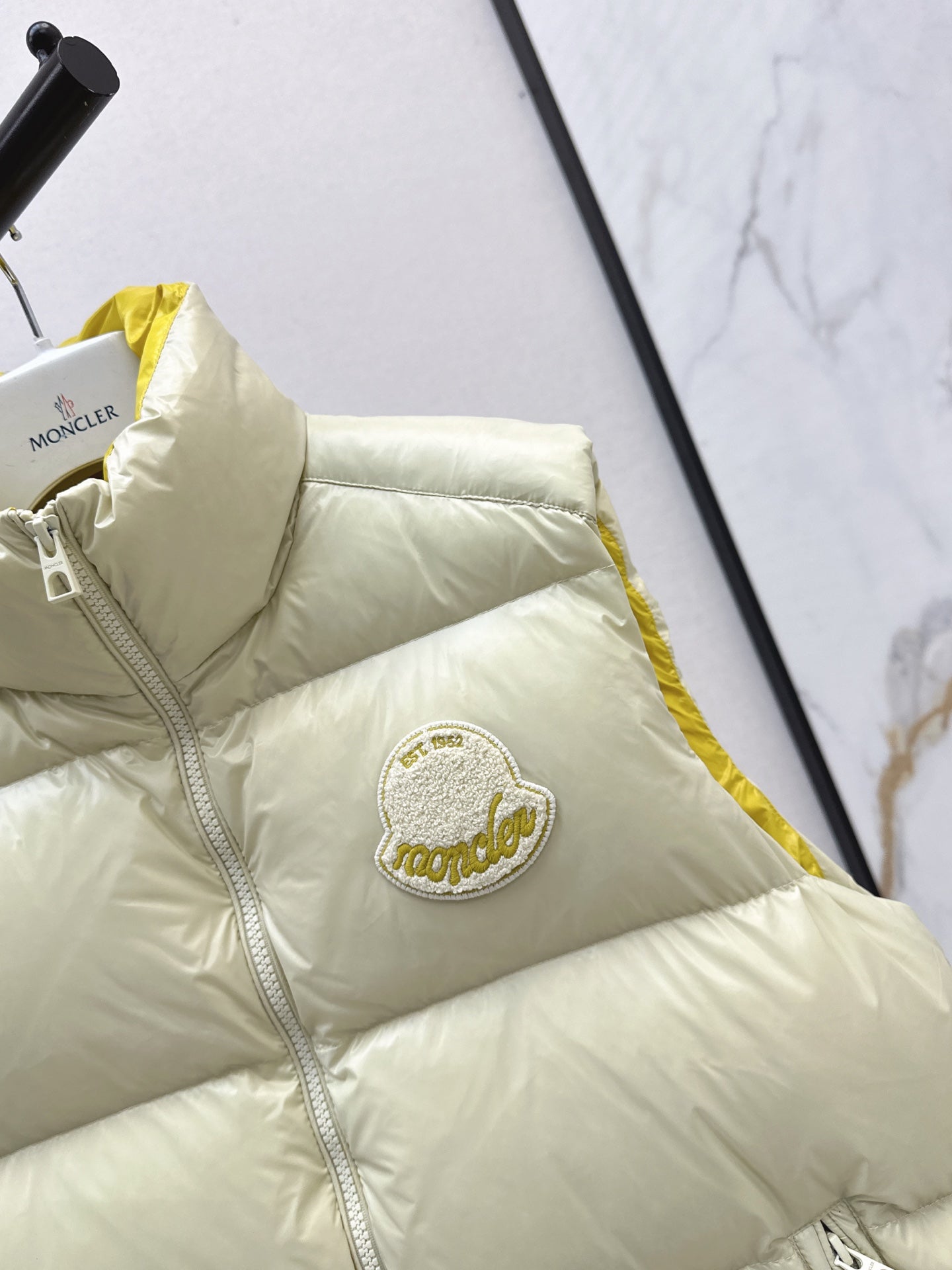 Monc* 25fw vest jacket