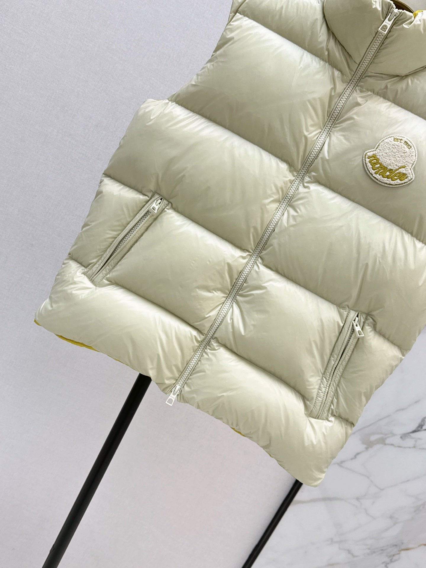 Monc* 25fw vest jacket