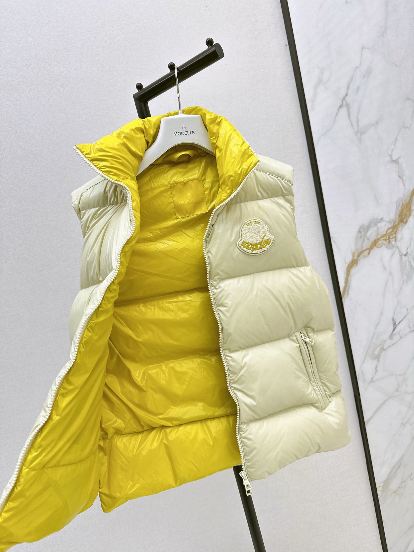 Monc* 25fw vest jacket