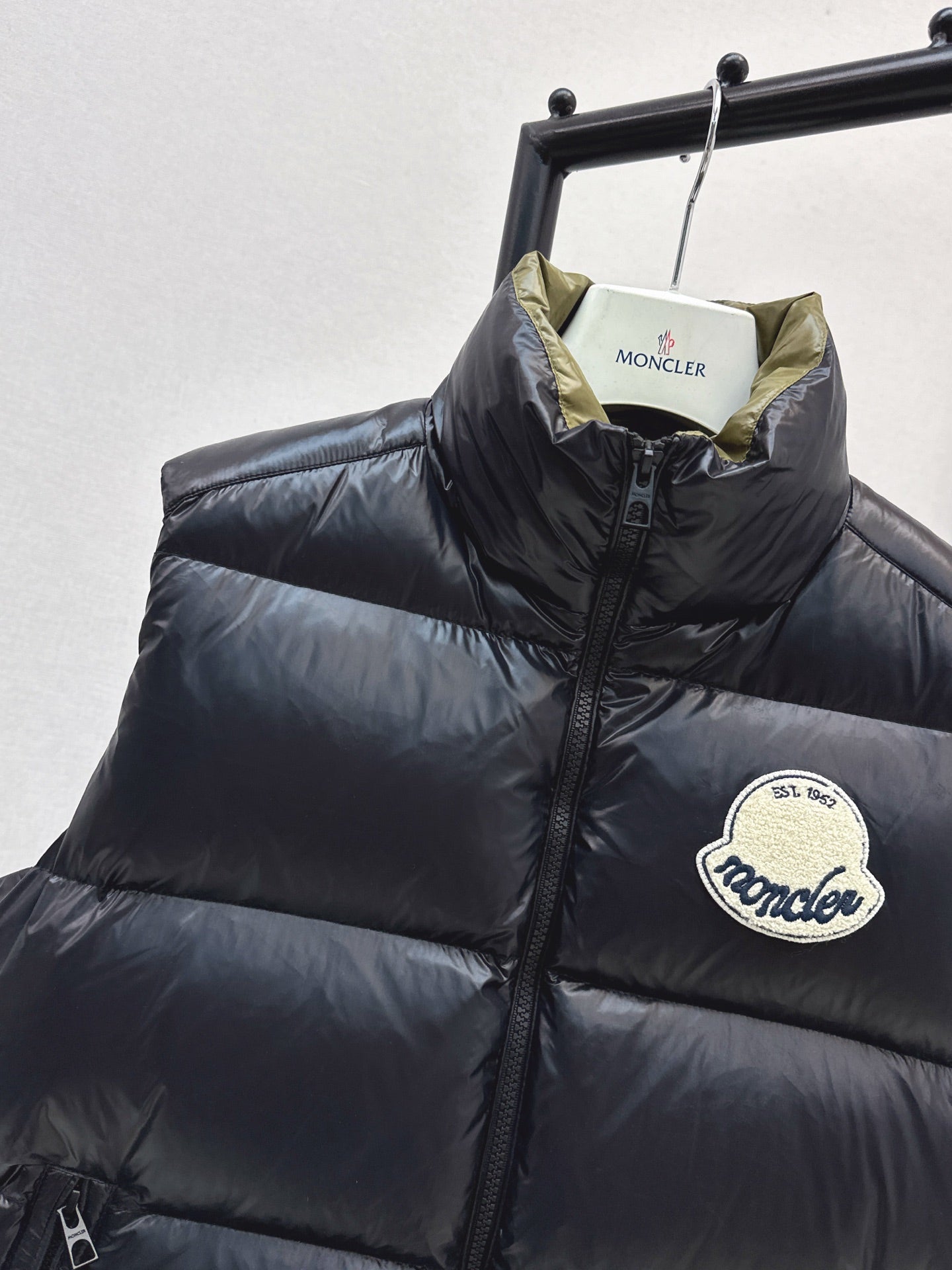 Monc* 25fw vest jacket