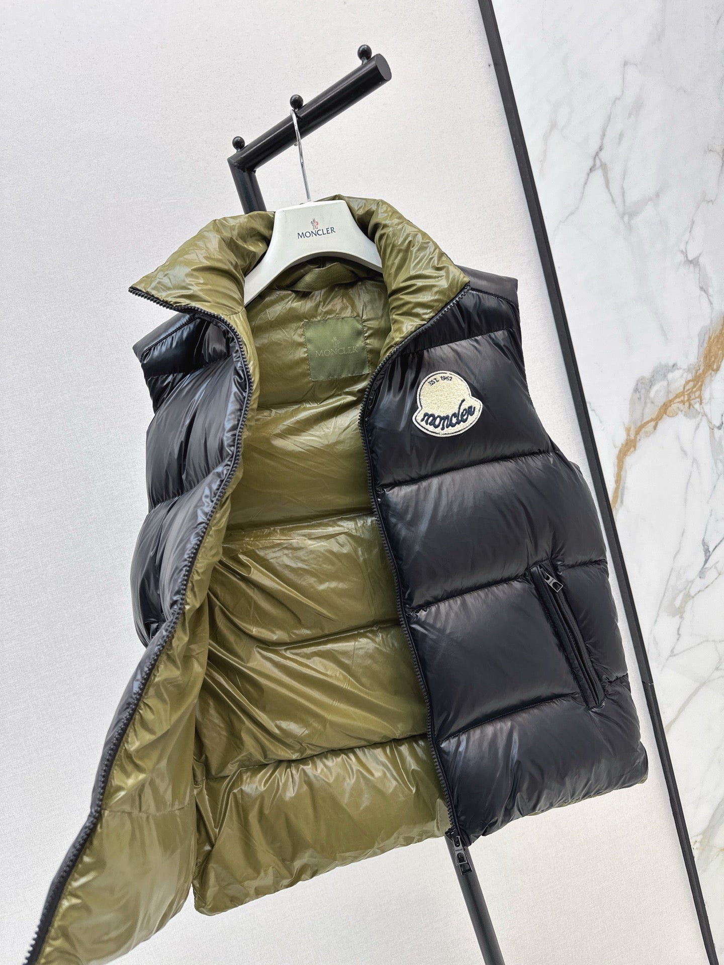 Monc* 25fw vest jacket