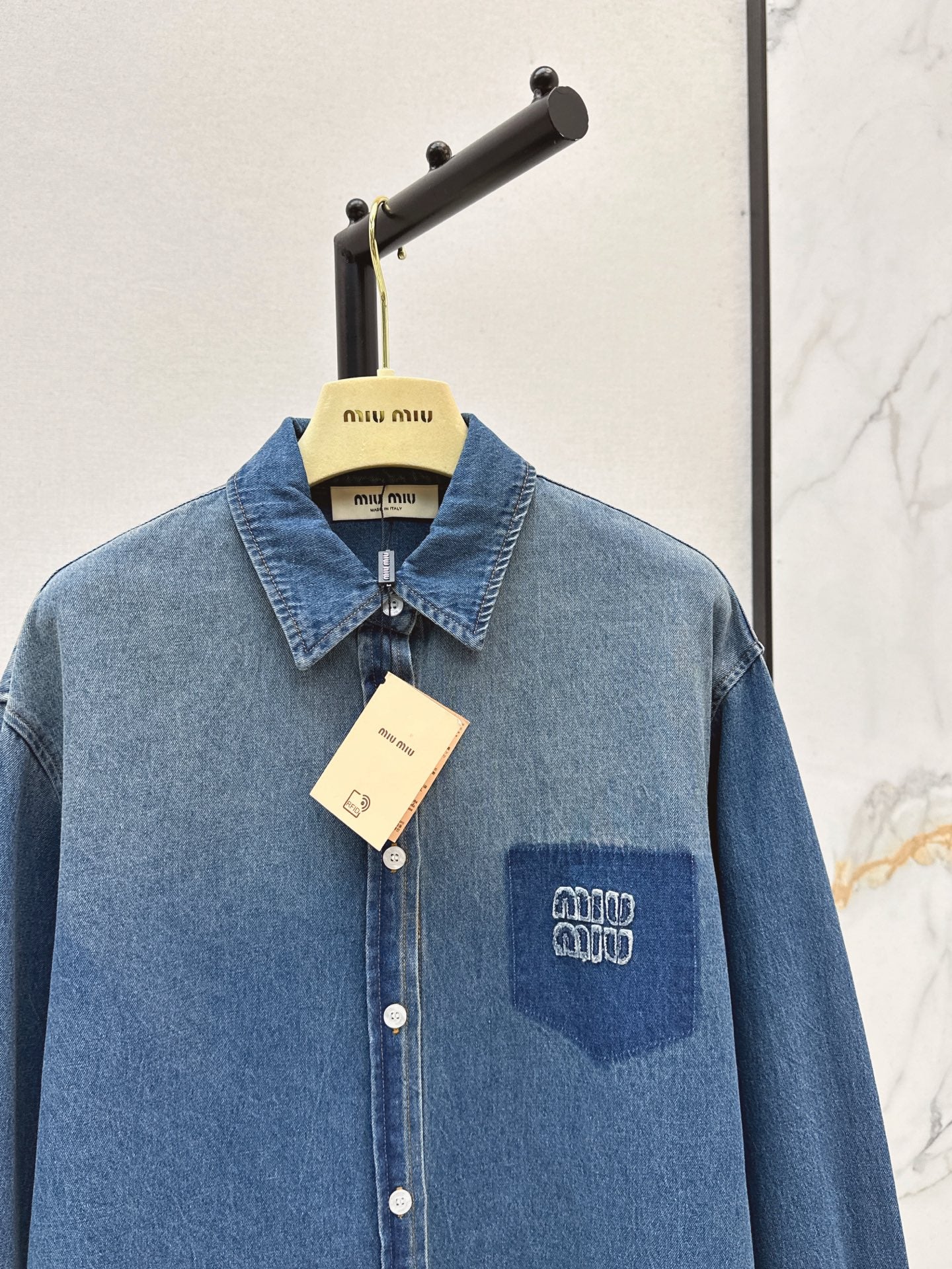 M*u 25fw denim shirt