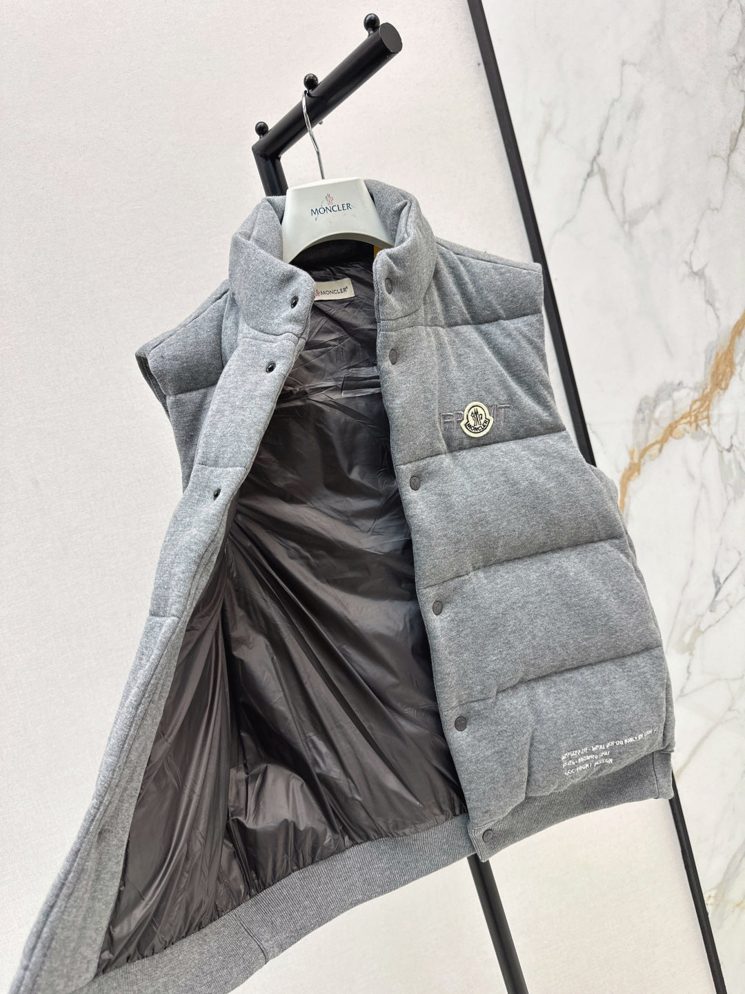Monc* 25fw vest jacket