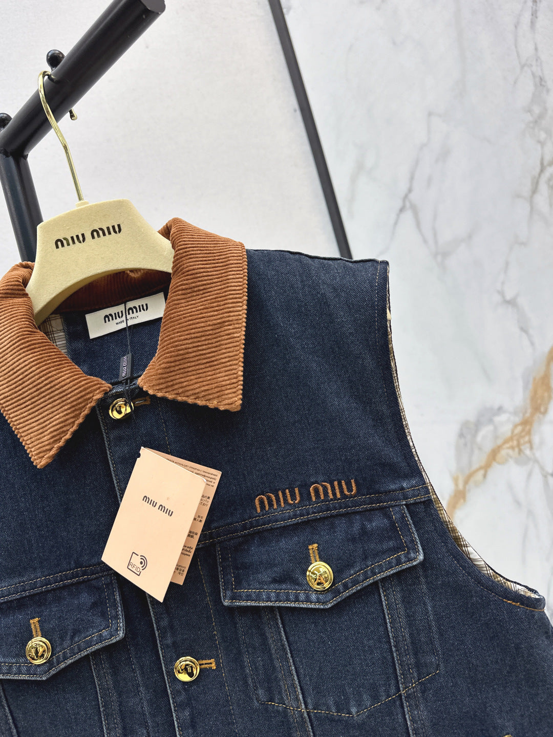 M*u 25fw denim vest jacket